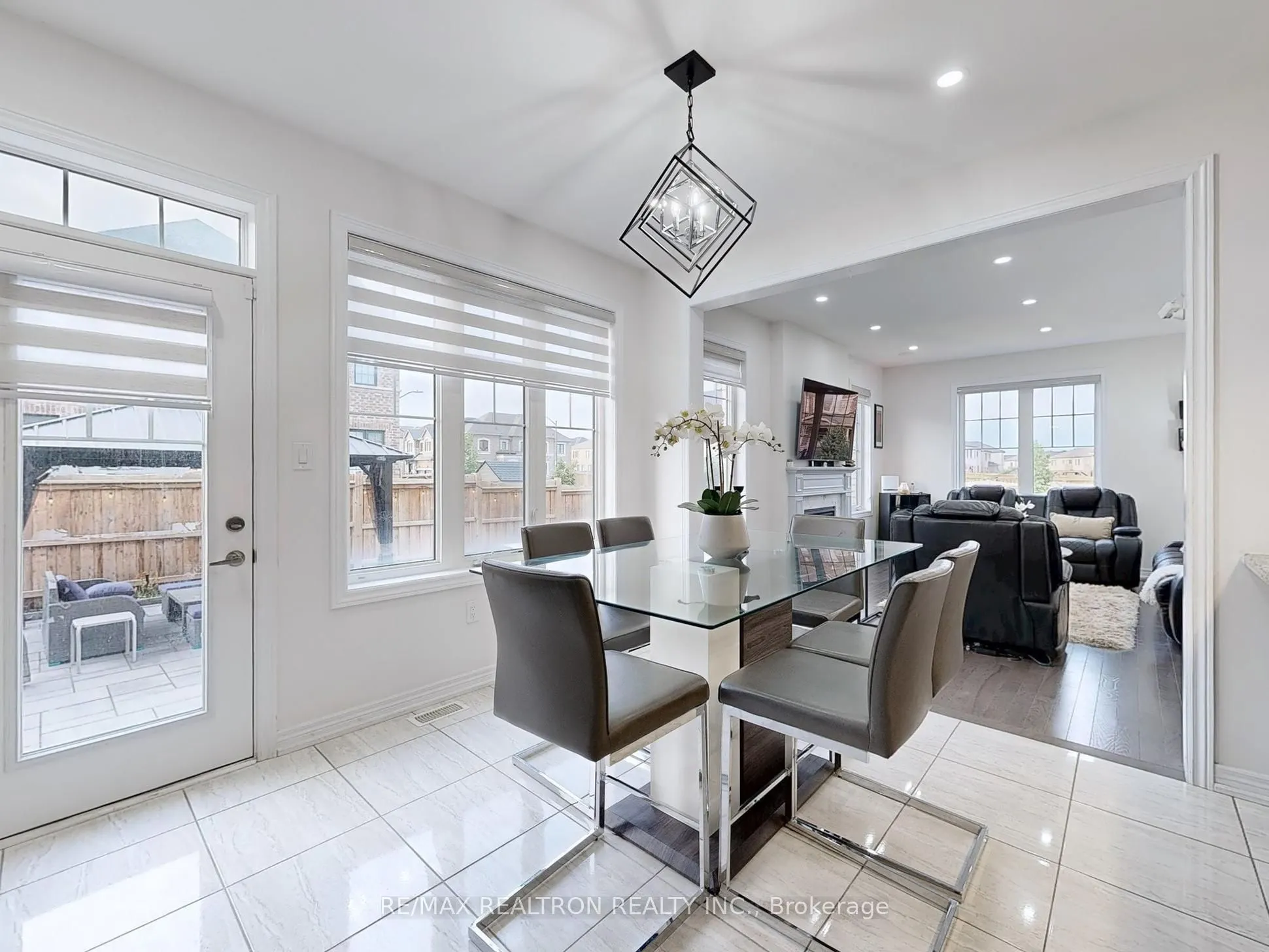 2 Auckland Drive