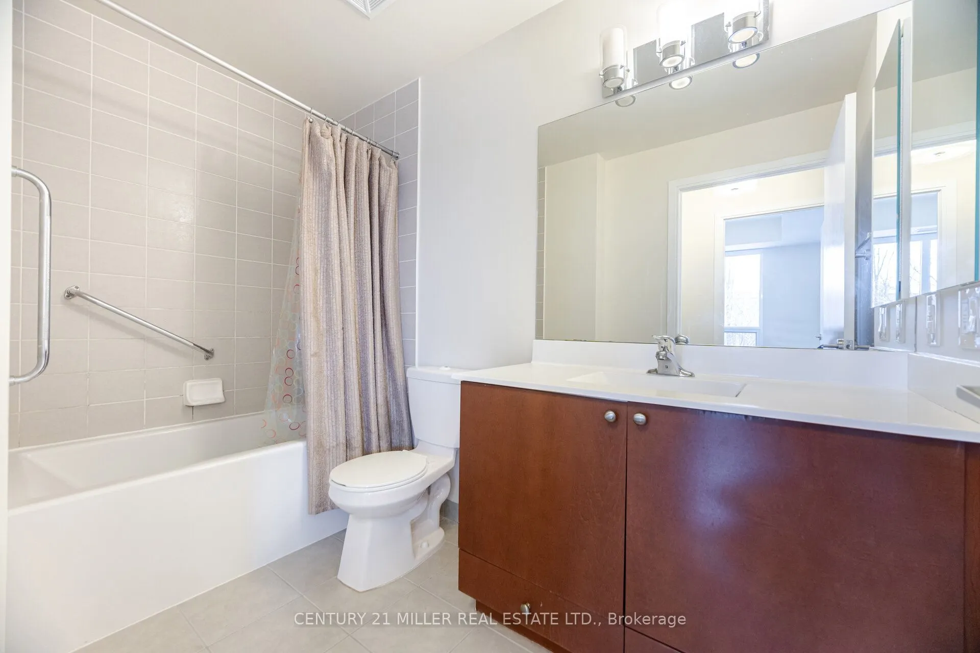 181 Village Green Square, #216