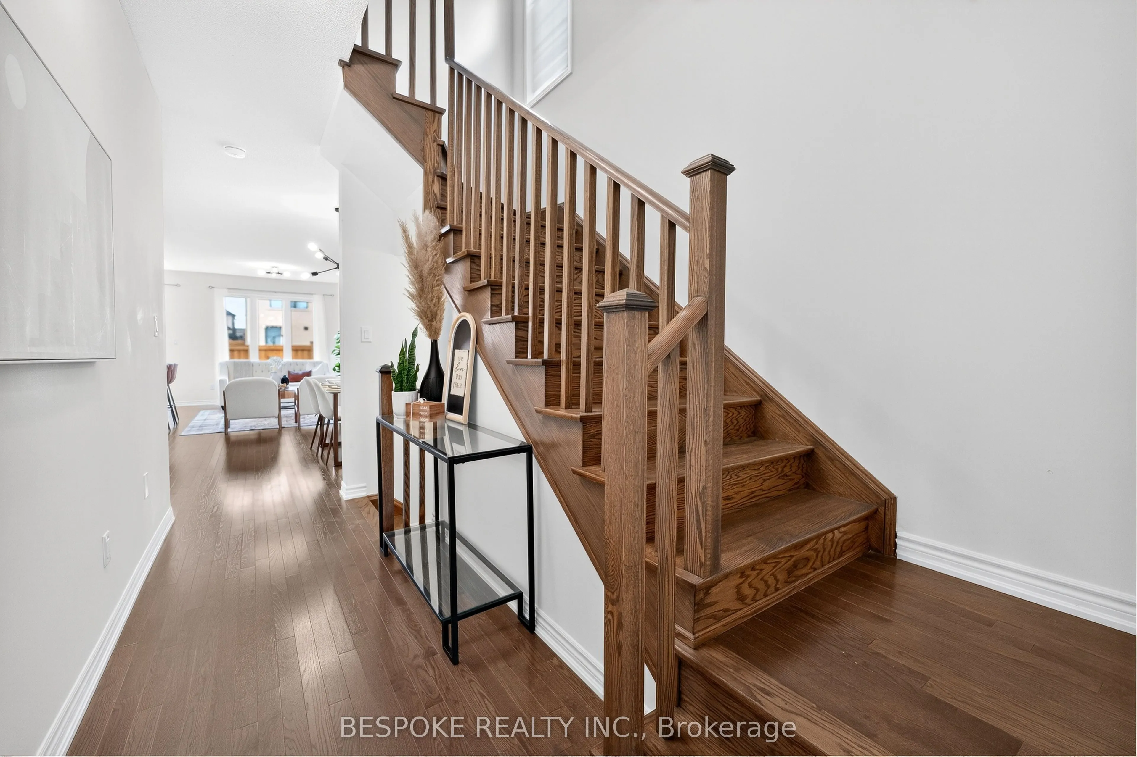 8 Hinkson Street