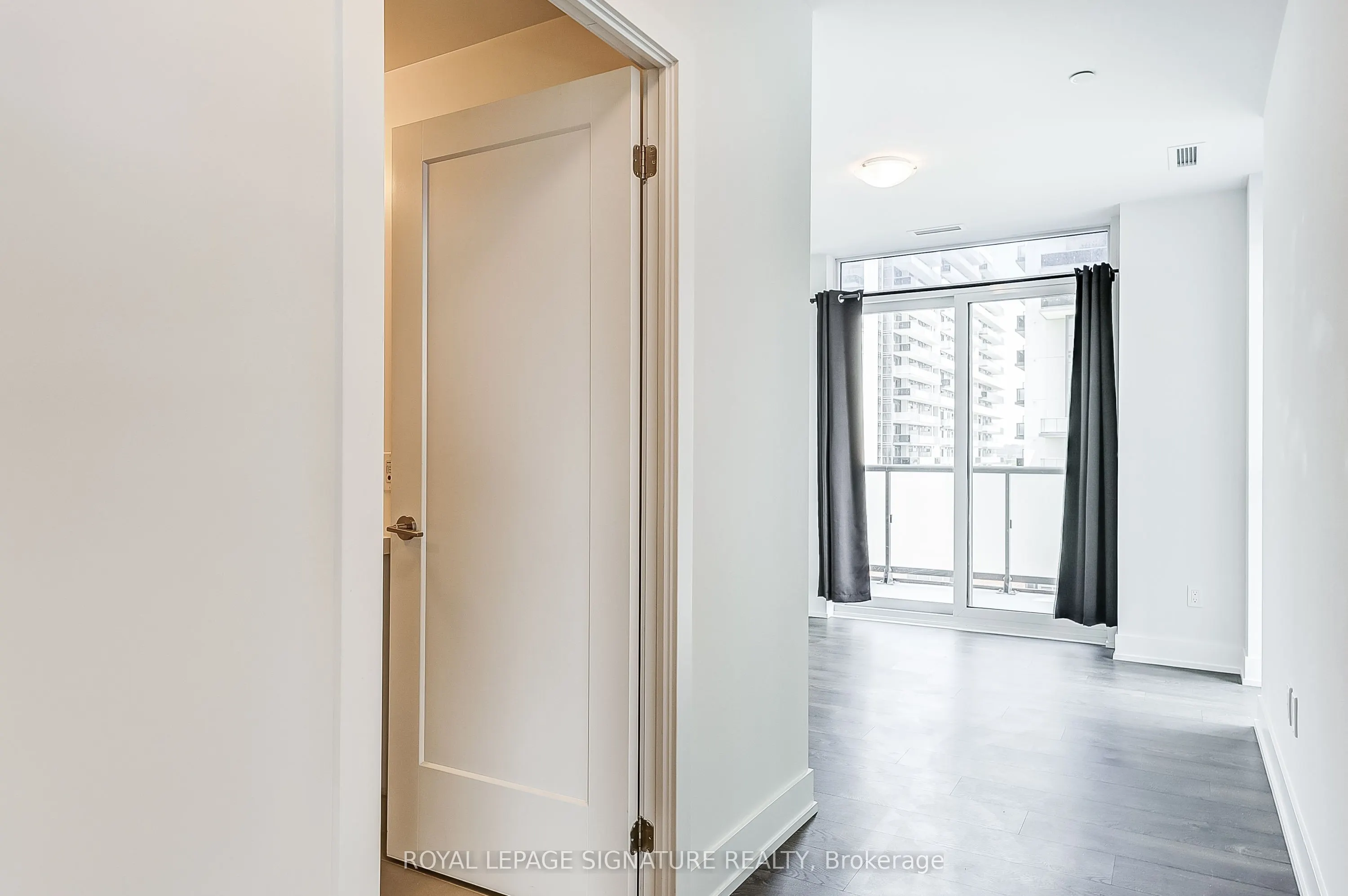 2550 Simcoe Street N, #716