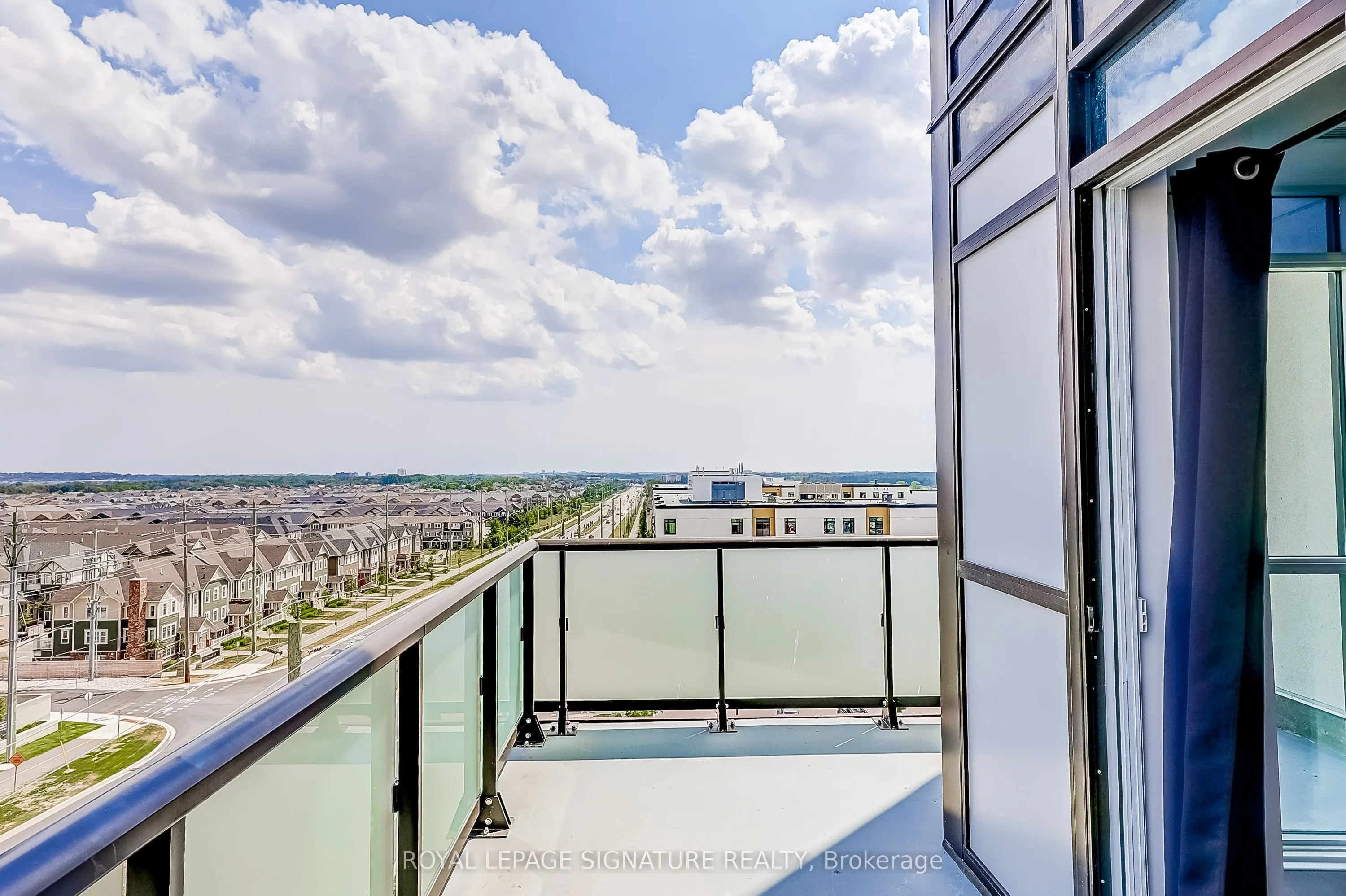 2550 Simcoe Street N, #716