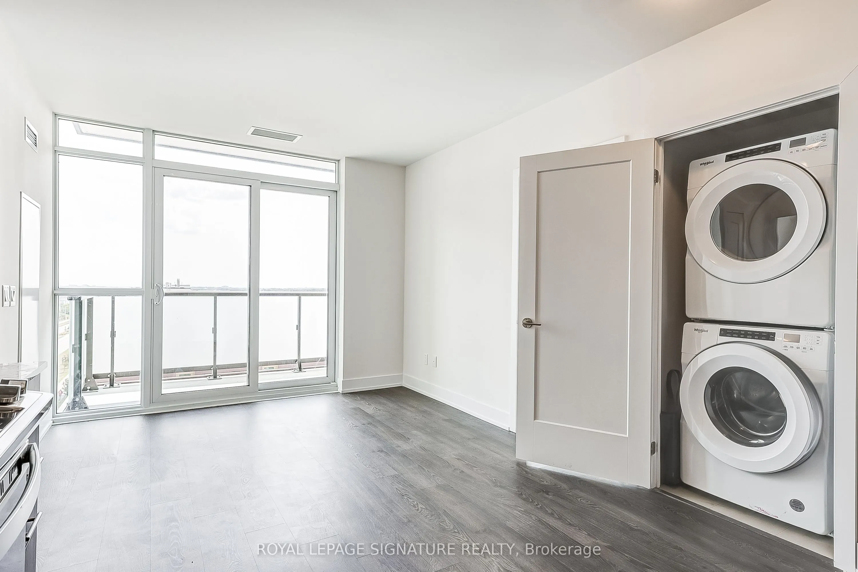 2550 Simcoe Street N, #716