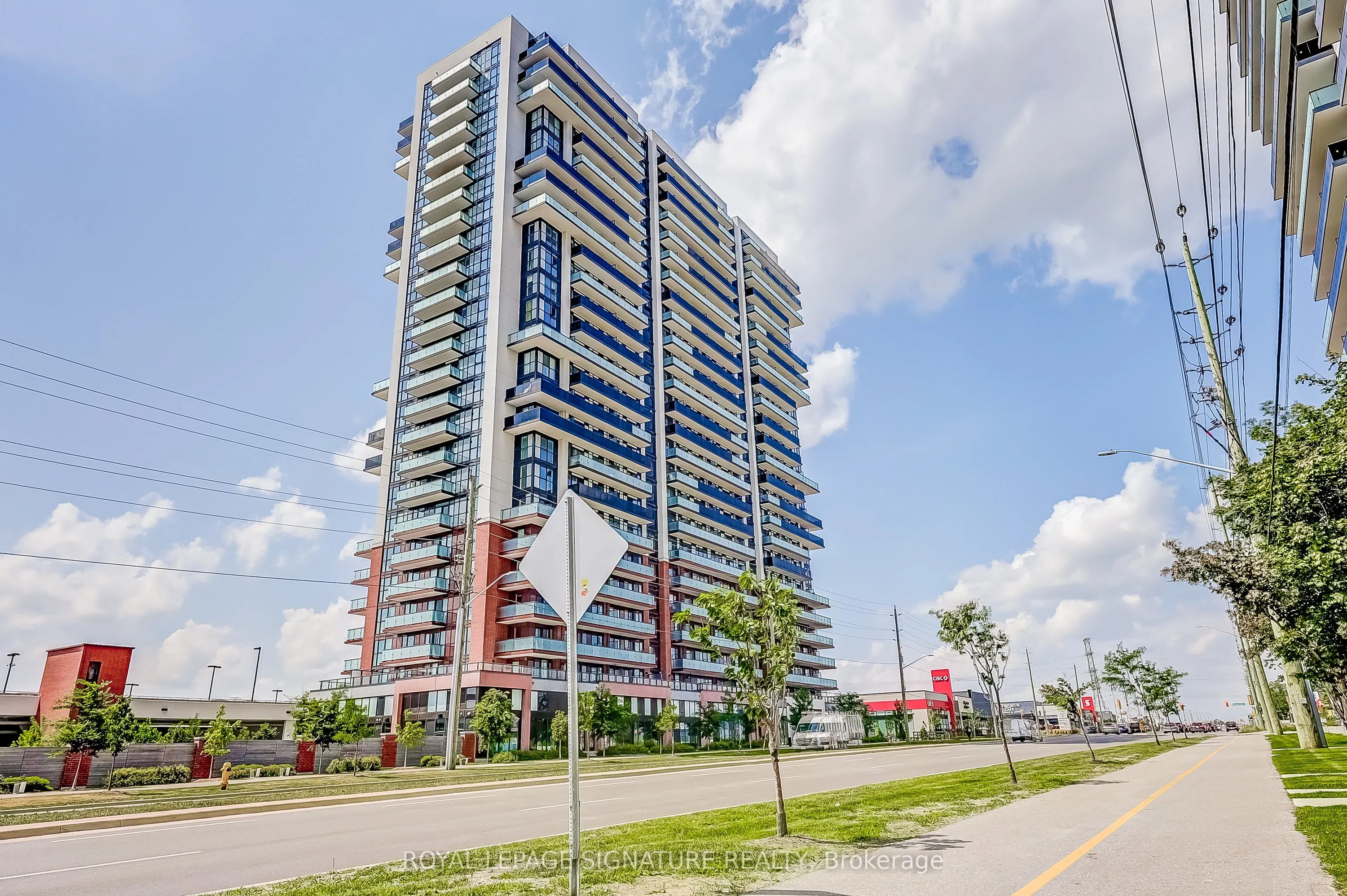 2550 Simcoe Street N, #716