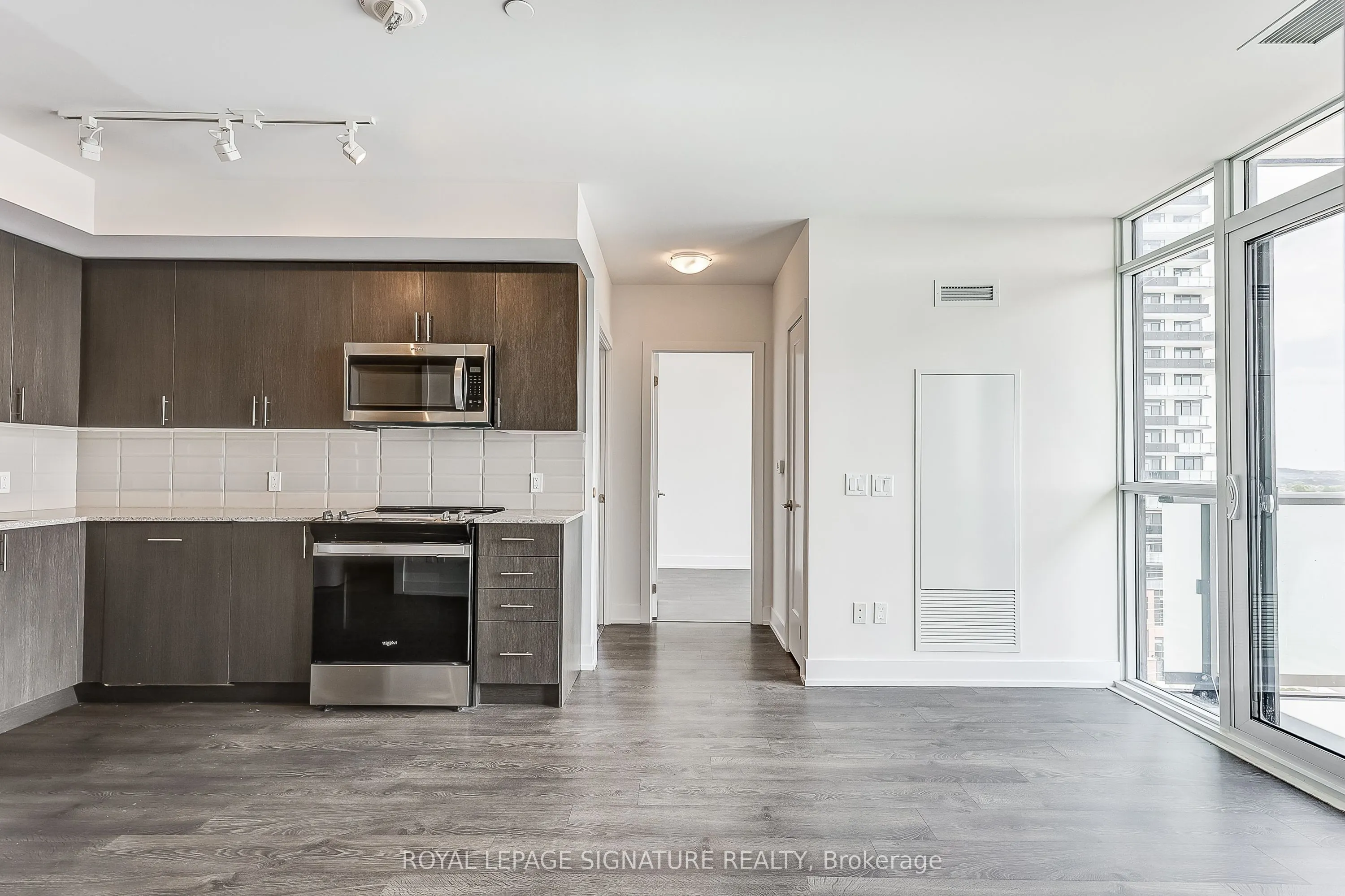 2550 Simcoe Street N, #716
