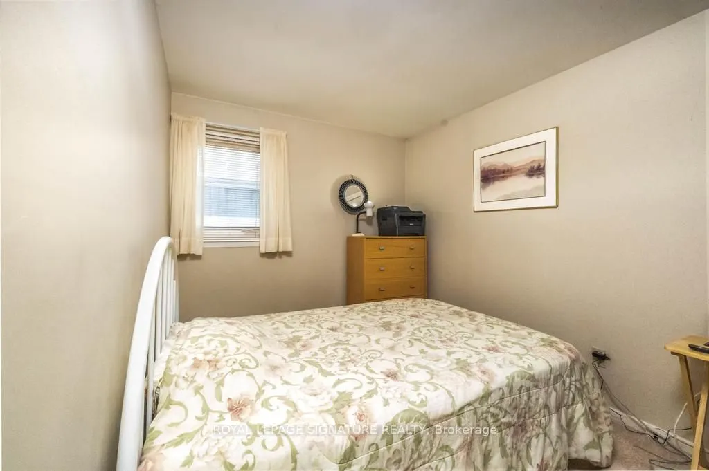 109 Carolbreen Square