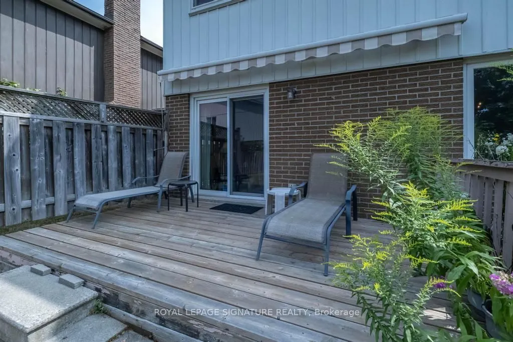 109 Carolbreen Square