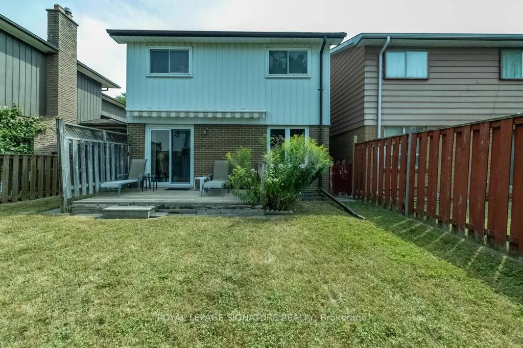 109 Carolbreen Square