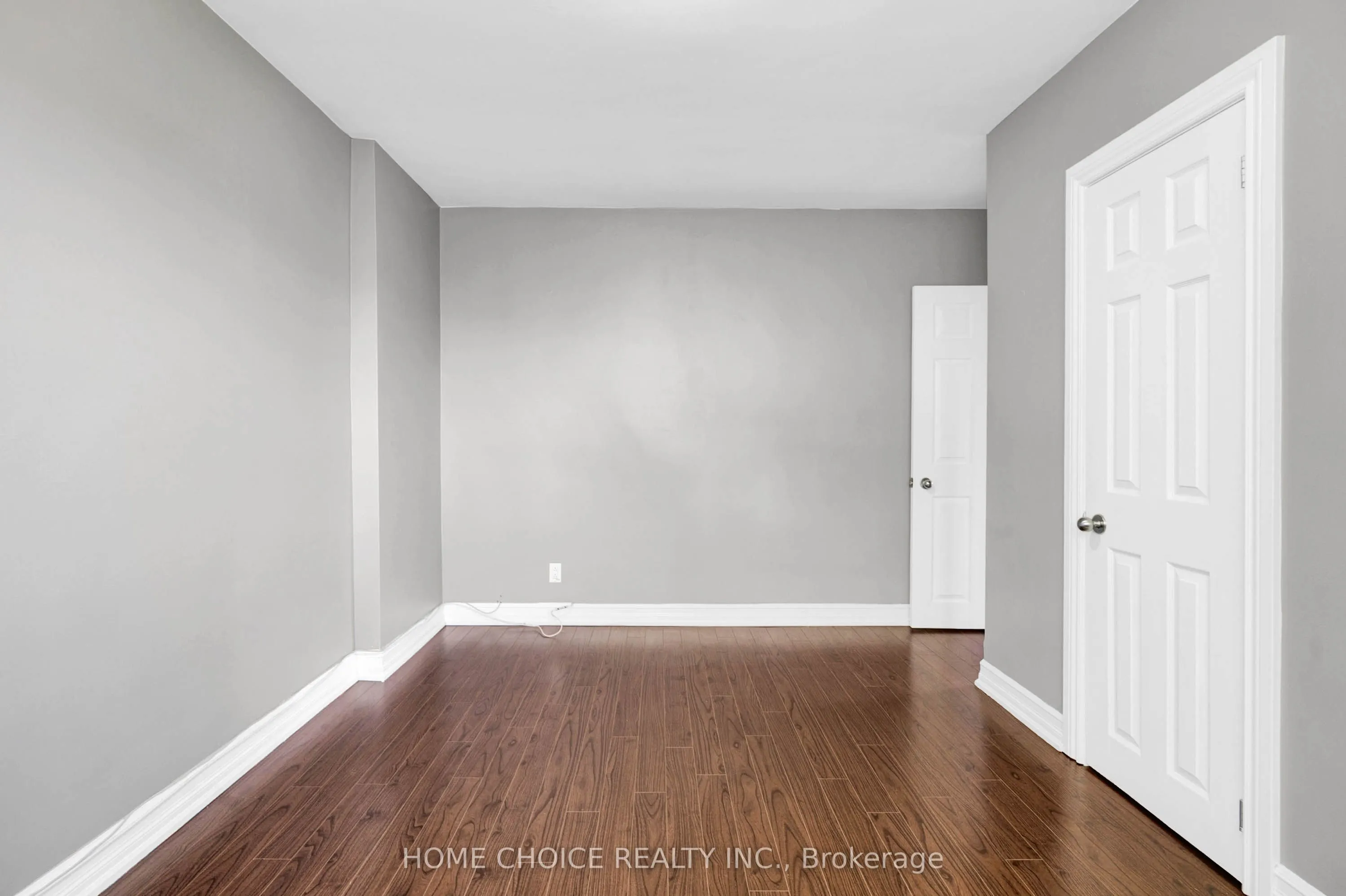 11 Thorncroft Crescent