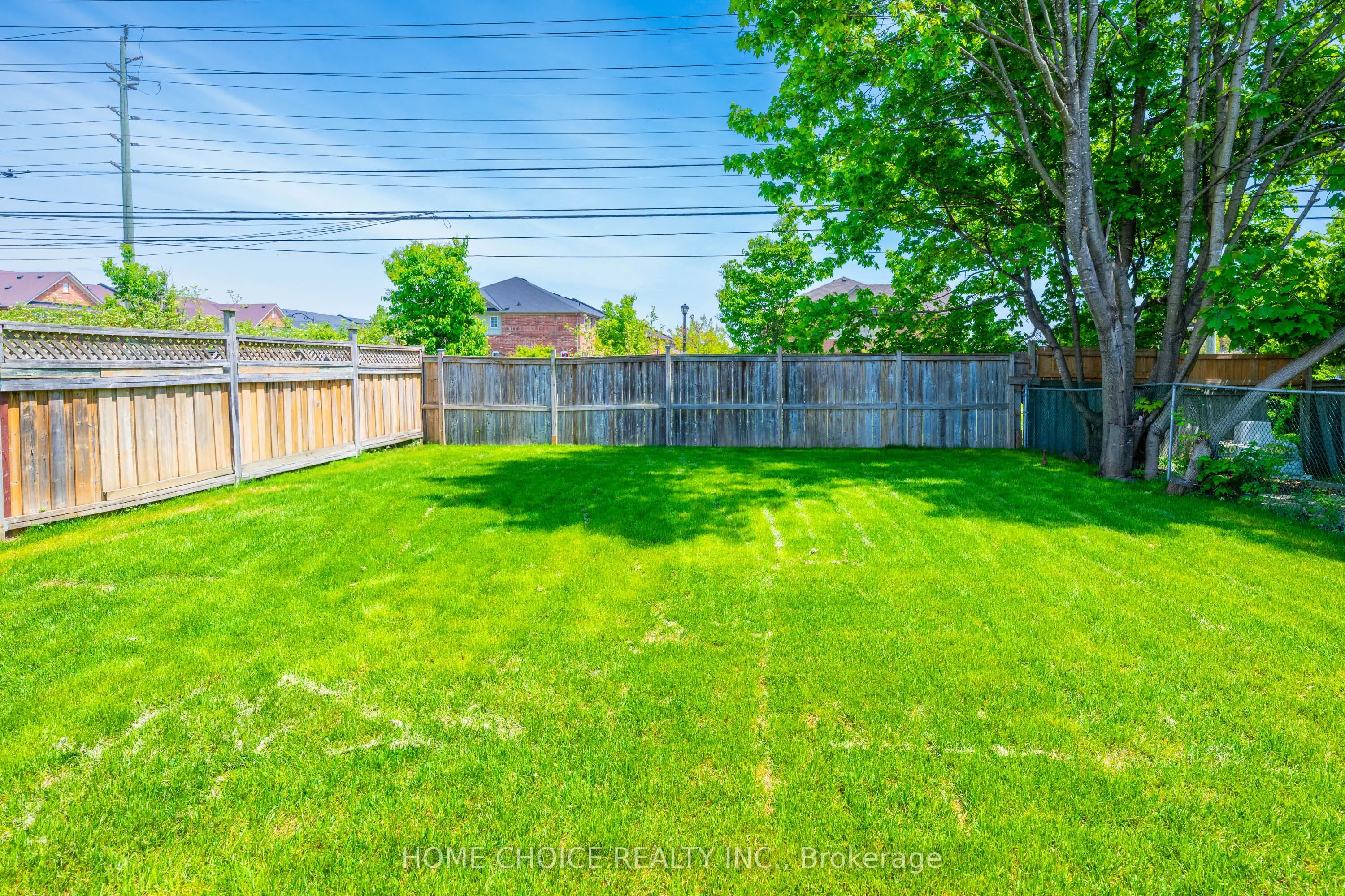 11 Thorncroft Crescent