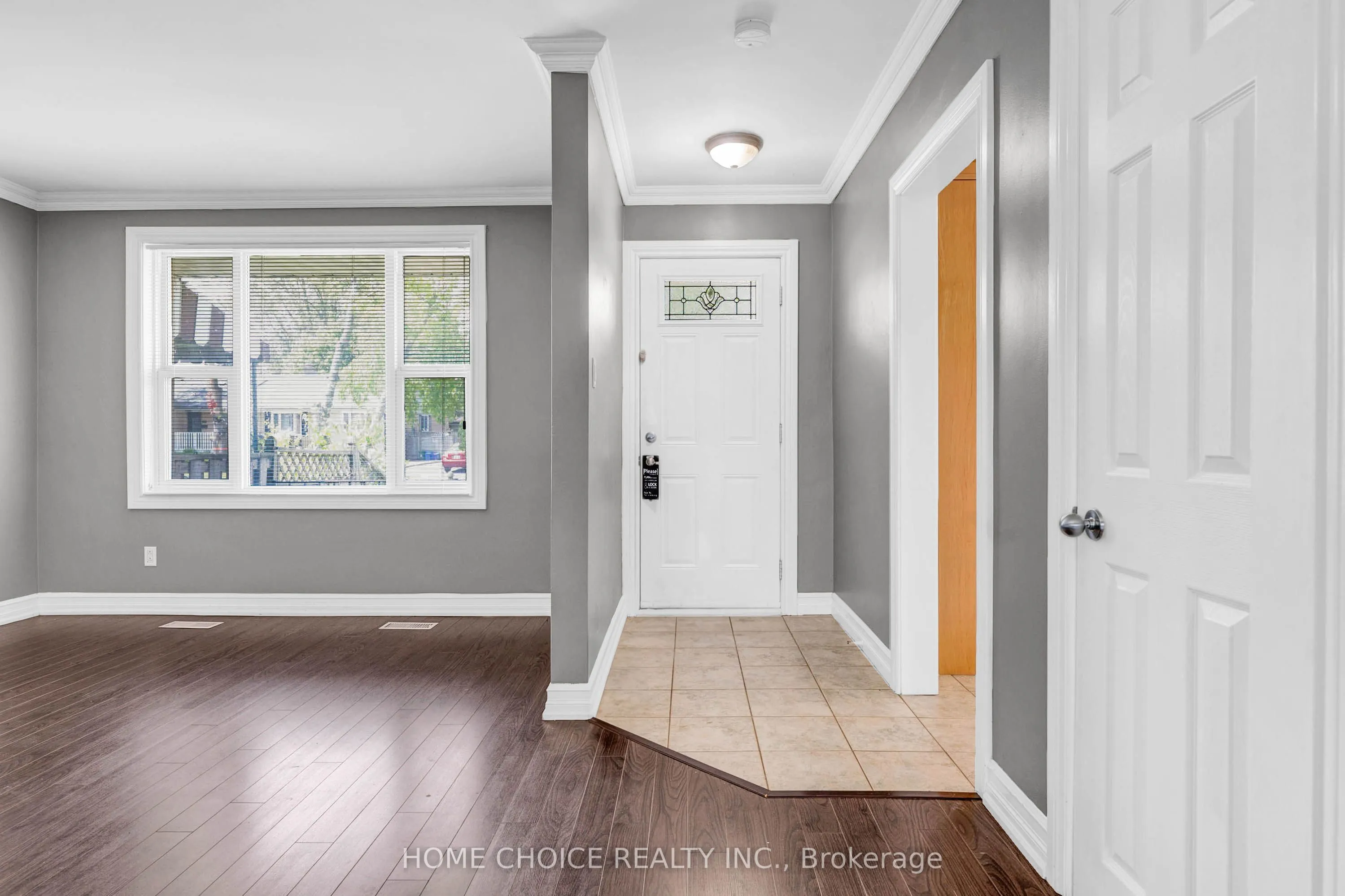 11 Thorncroft Crescent
