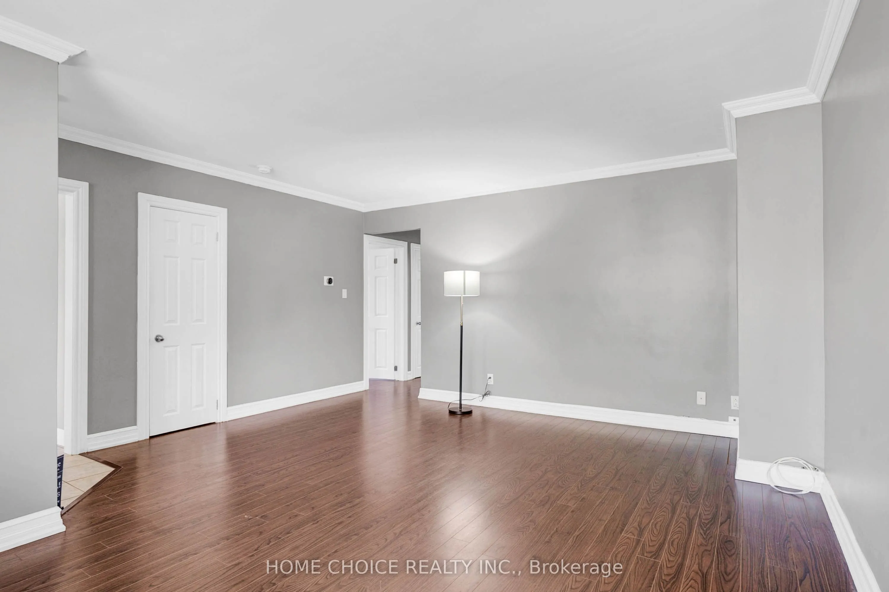 11 Thorncroft Crescent