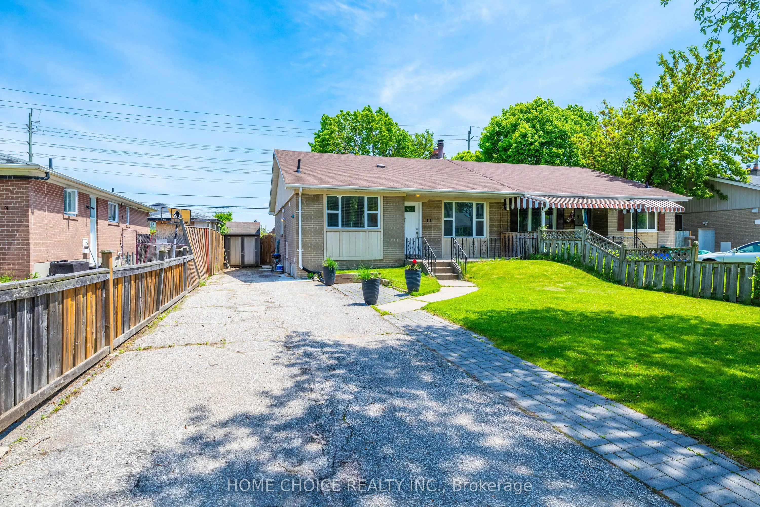 11 Thorncroft Crescent