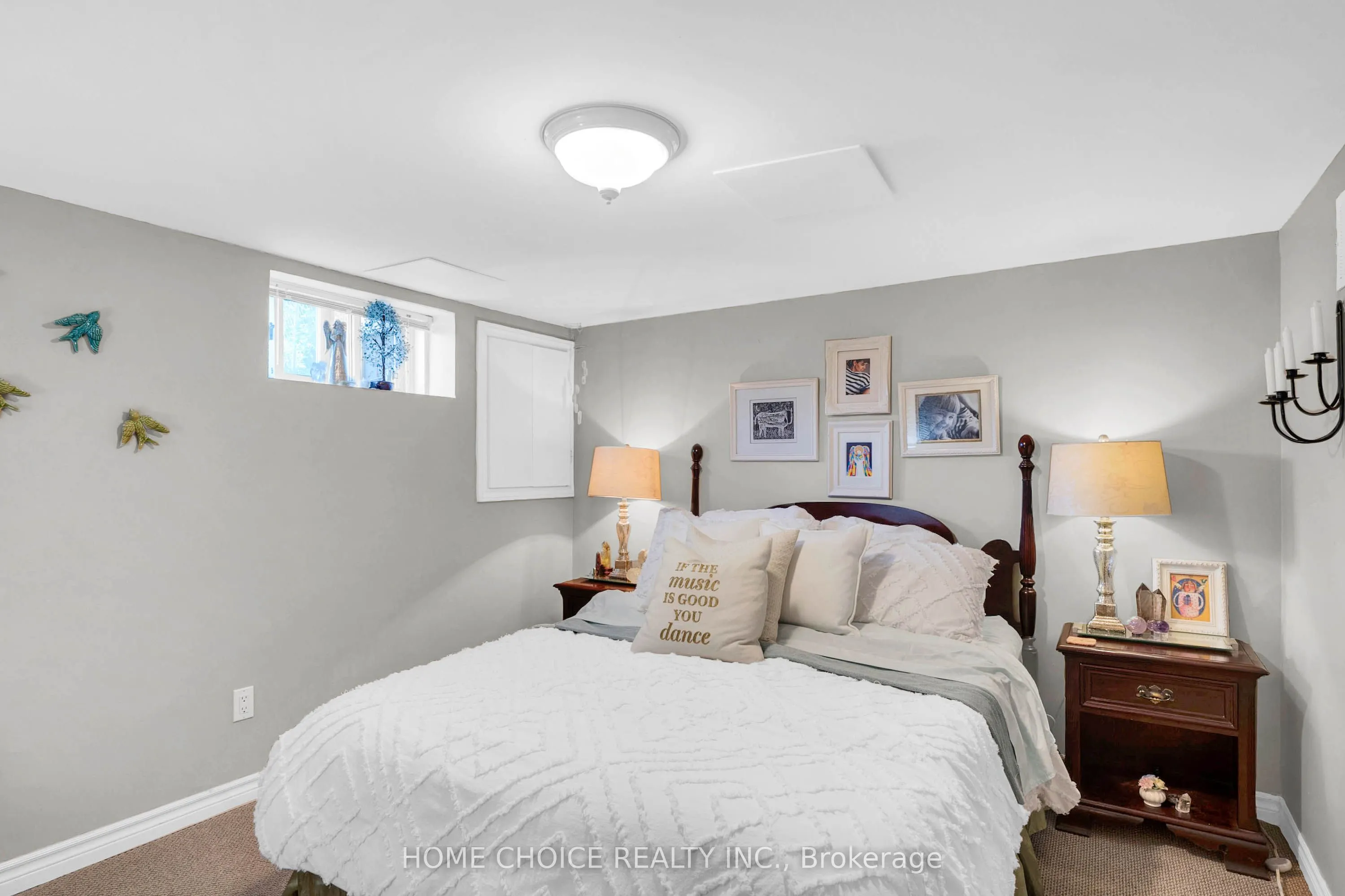 11 Thorncroft Crescent