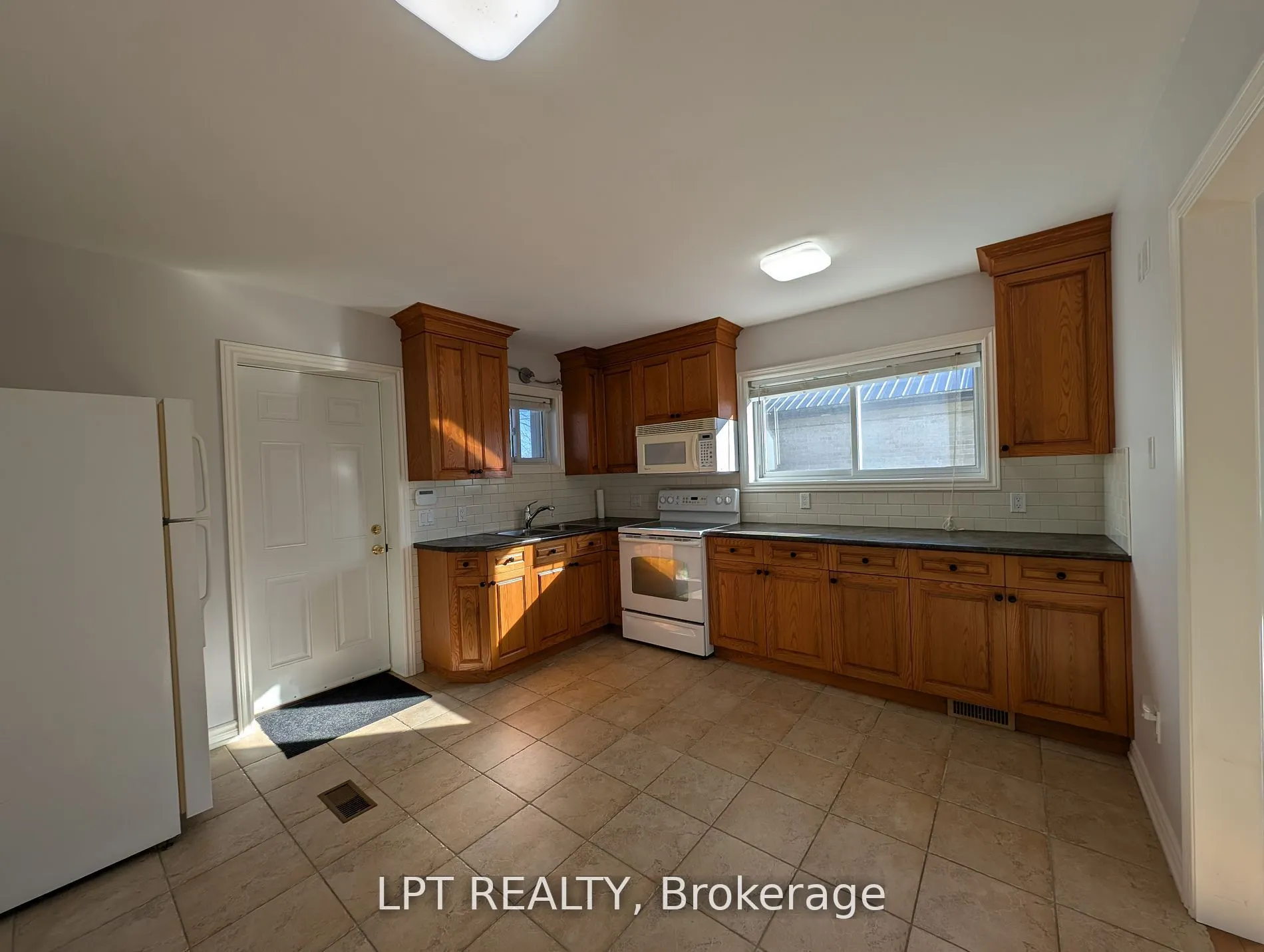 9 Atkinson Avenue, #Main