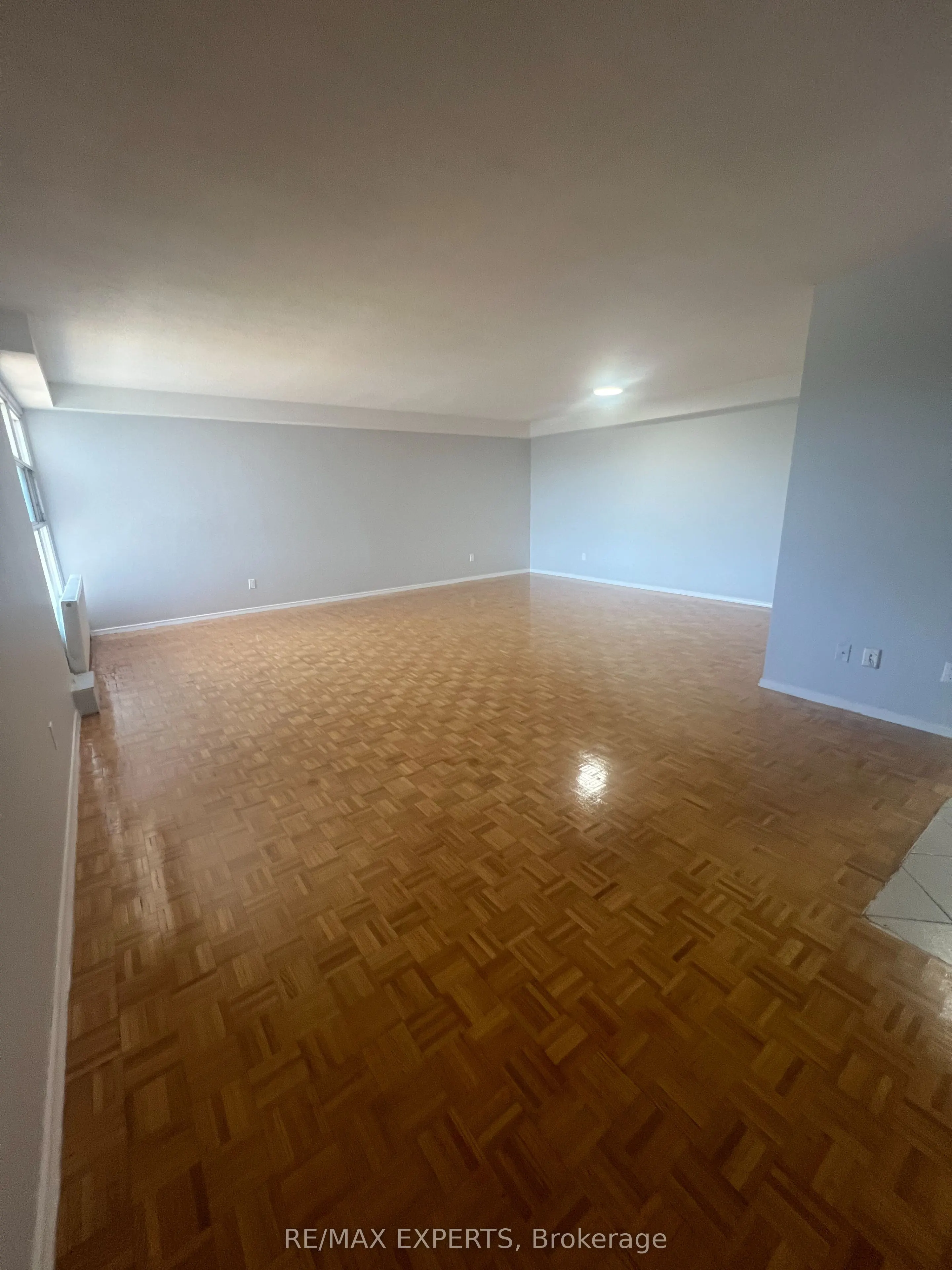 123 Bloor Street W, #407