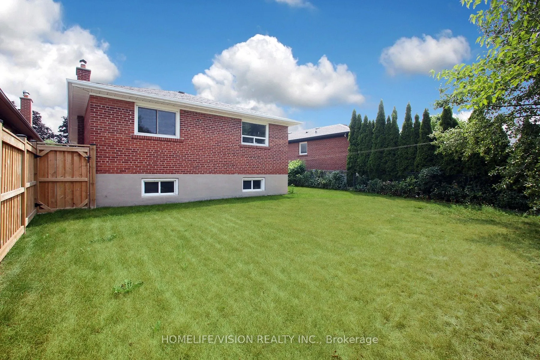 64 Orangewood Crescent