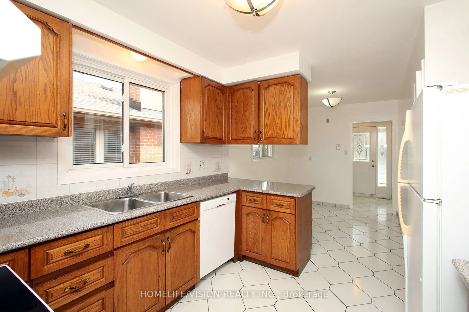 64 Orangewood Crescent