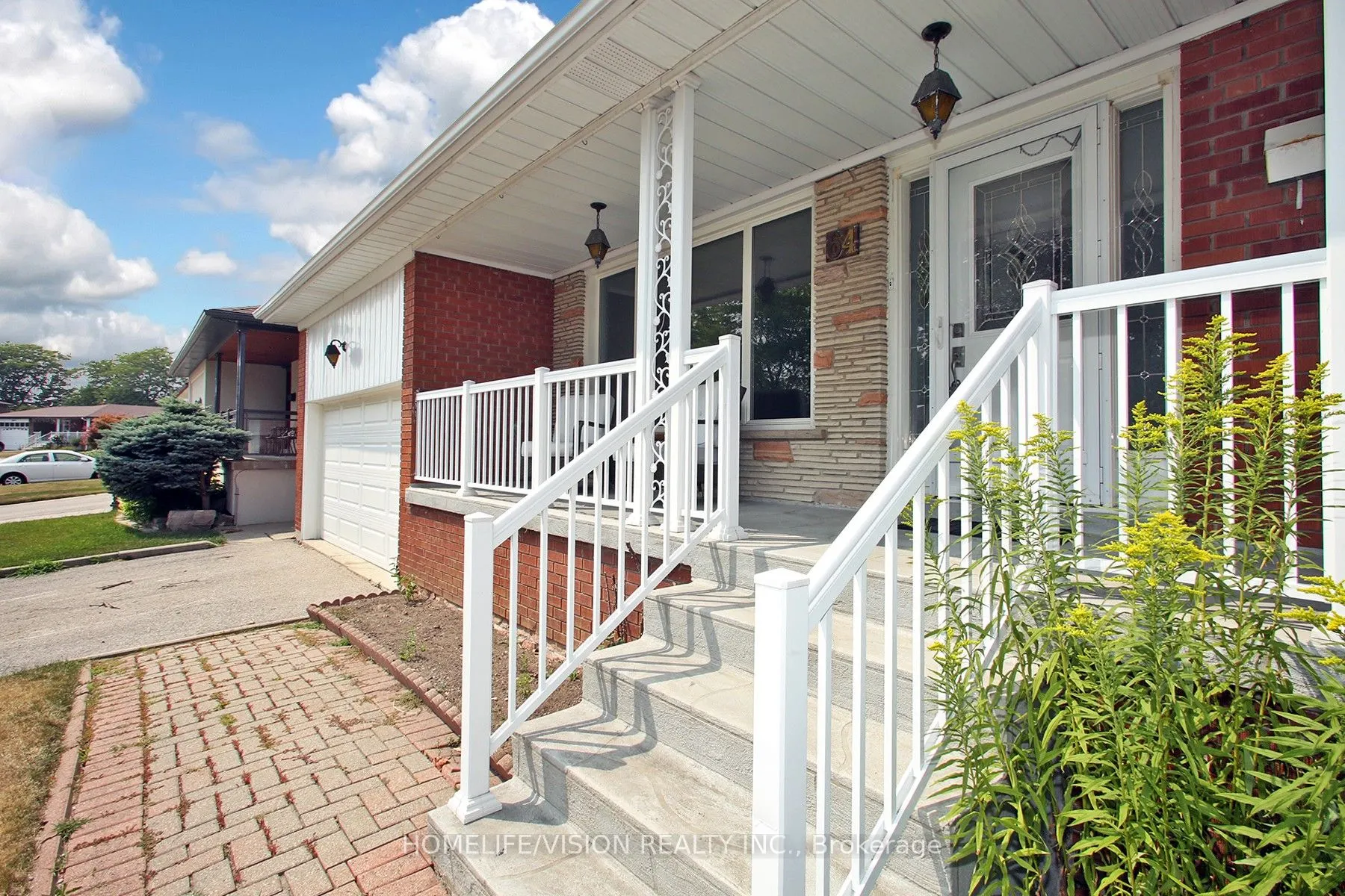 64 Orangewood Crescent