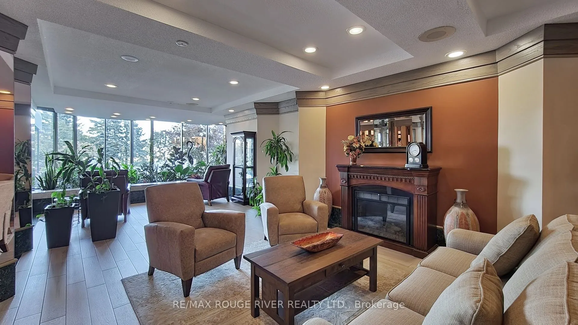 1880 Valley Farm Road, #1627