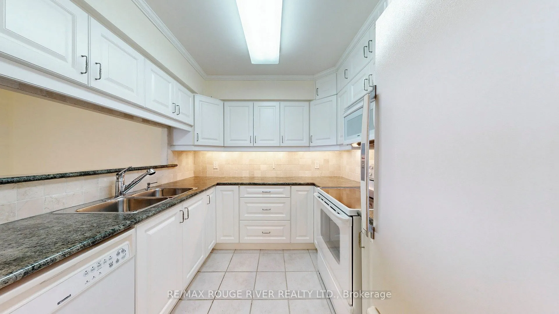 1880 Valley Farm Road, #1627