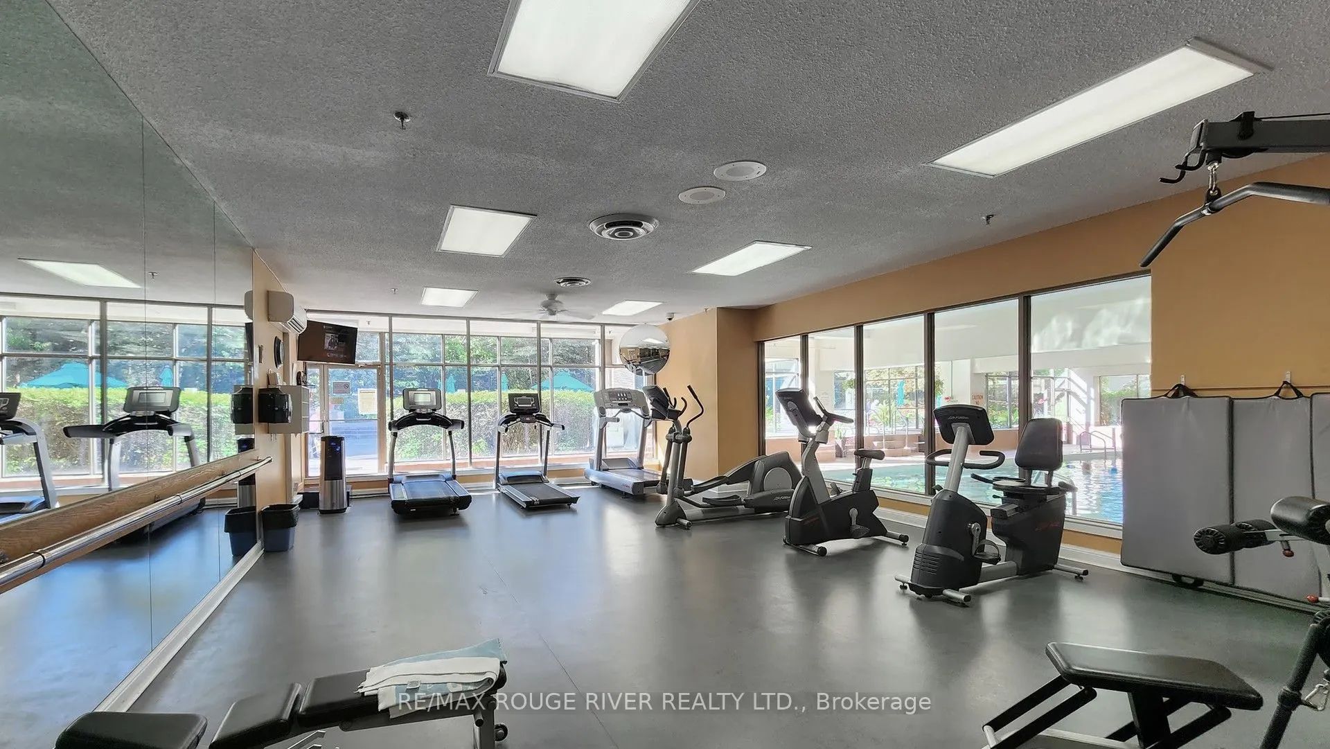 1880 Valley Farm Road, #1627