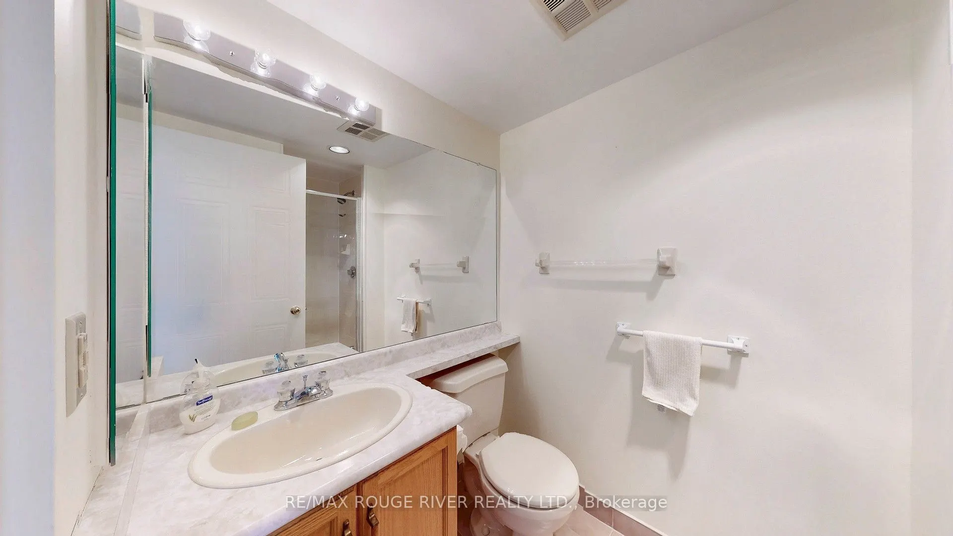 1880 Valley Farm Road, #1627