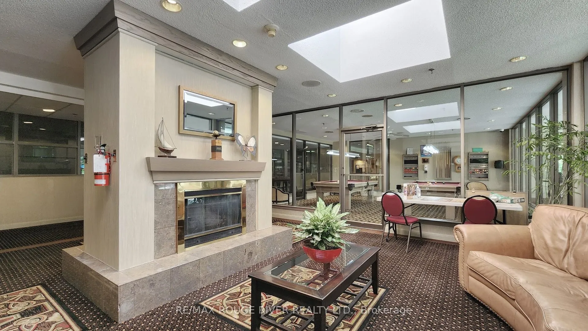 1880 Valley Farm Road, #1627