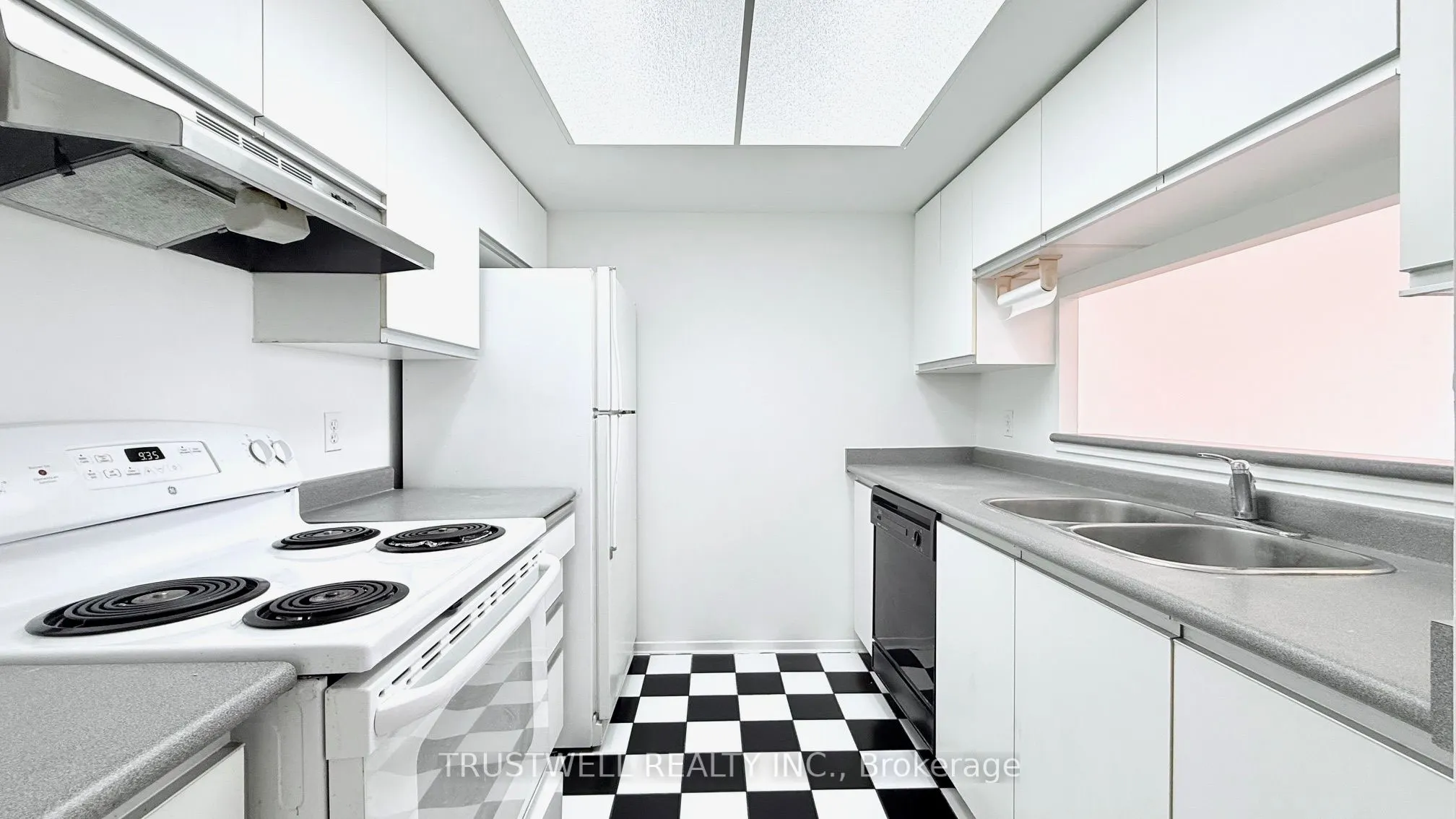 1470 Midland Avenue, #909