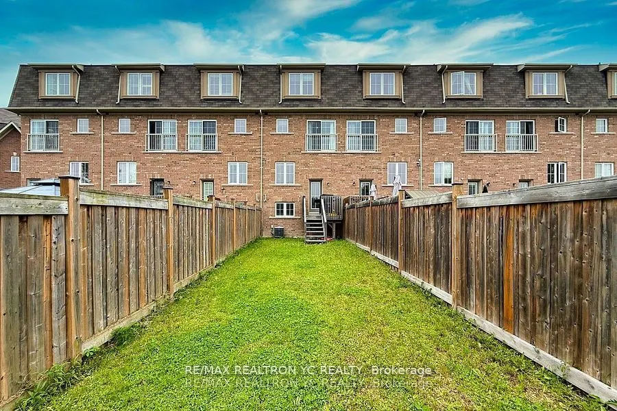 11 Reevesmere Lane