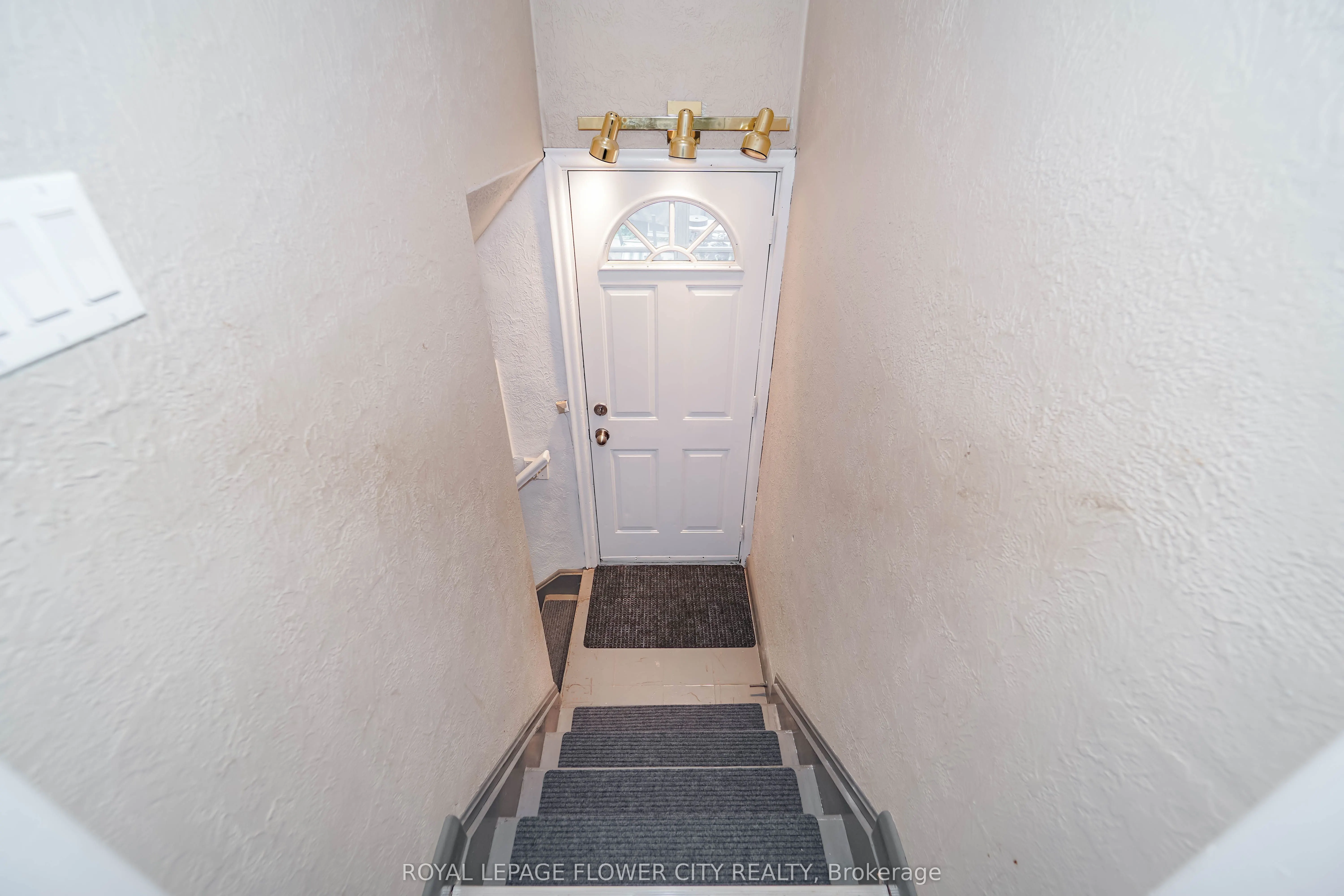 16 Scranton Road