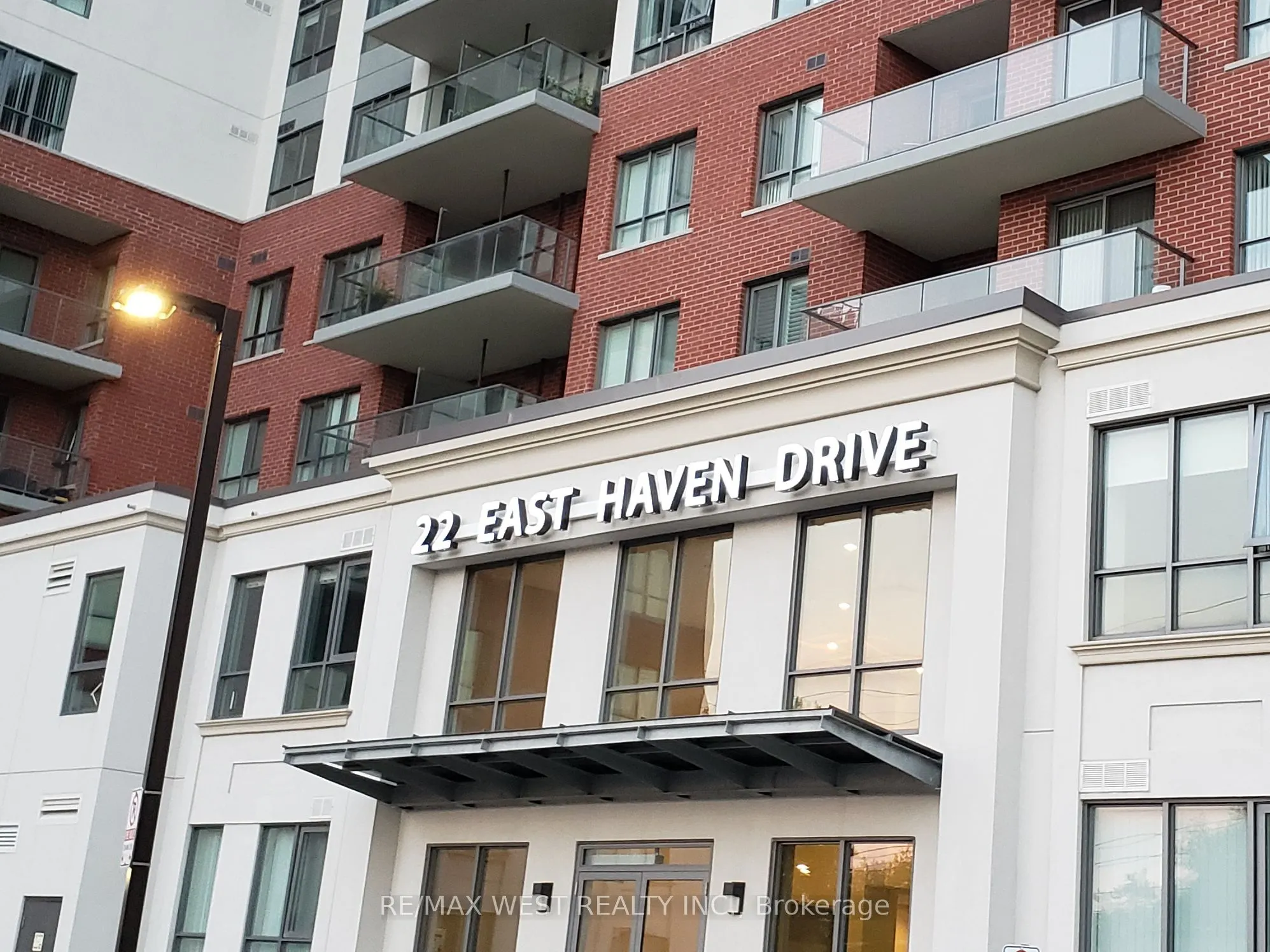 22 East Haven Drive, #PH13
