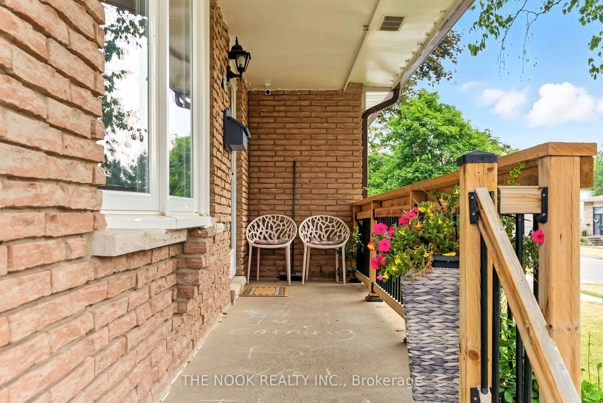 79 Lawrence Crescent