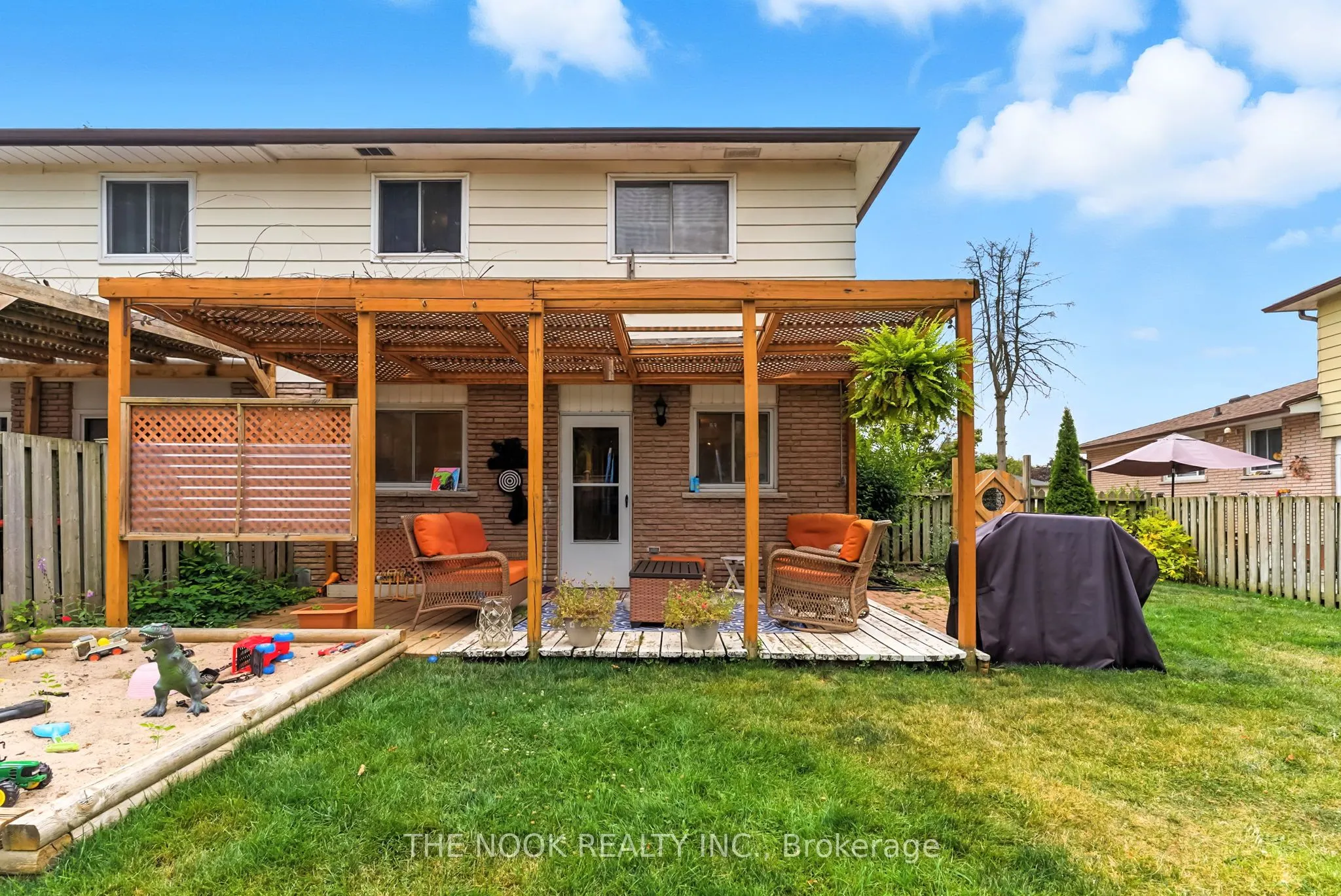 79 Lawrence Crescent