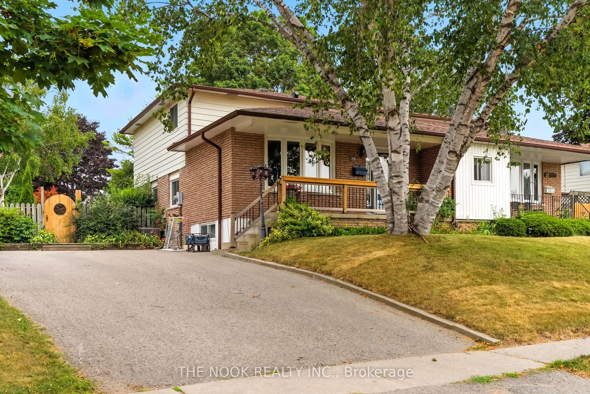 79 Lawrence Crescent