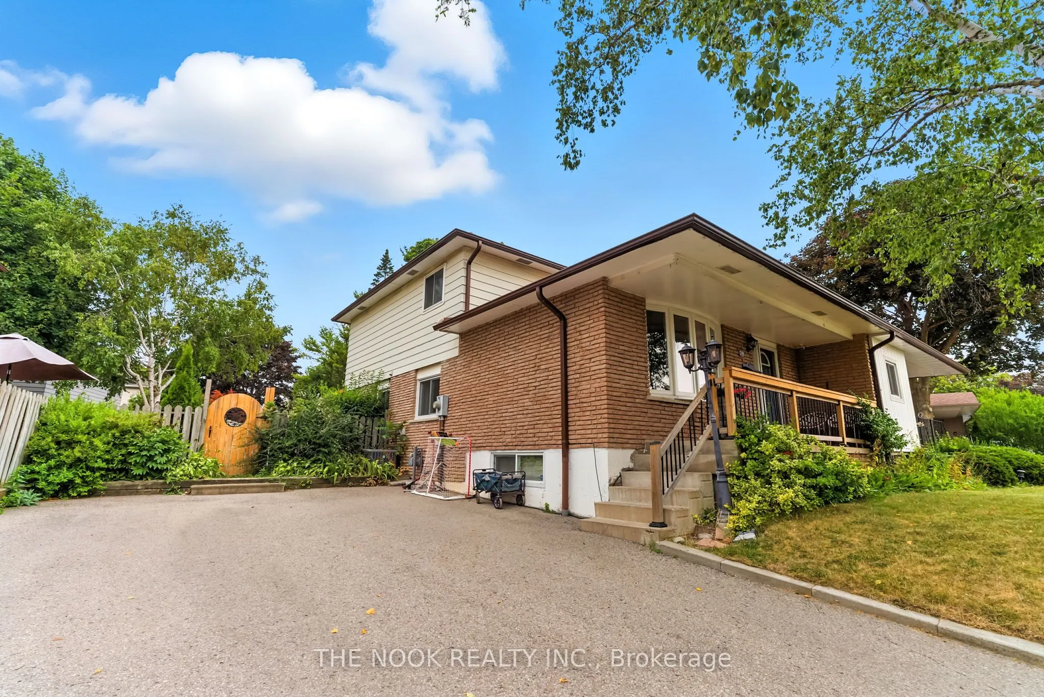 79 Lawrence Crescent