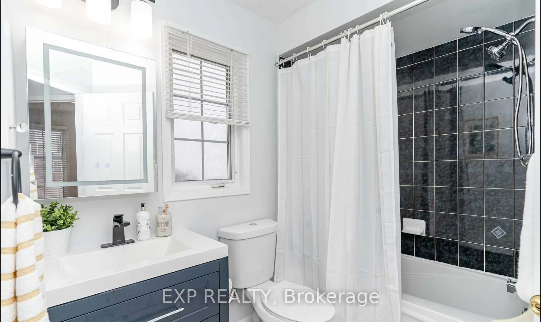 2 Hedge End Road, #28