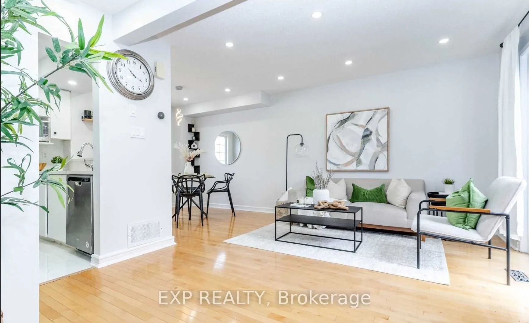 2 Hedge End Road, #28