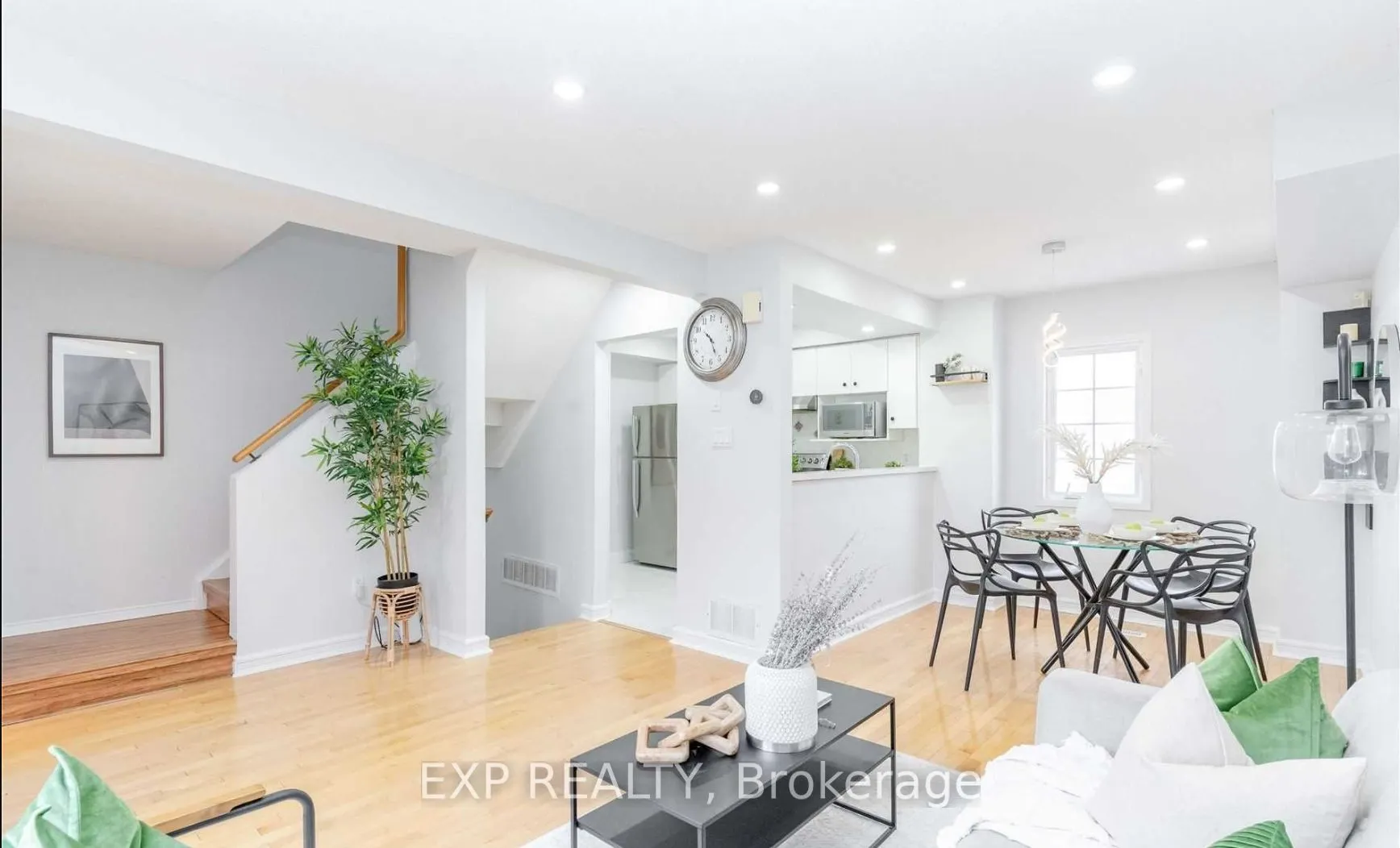 2 Hedge End Road, #28