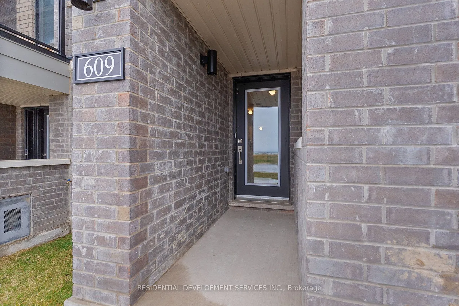 609 Port Darlington Road