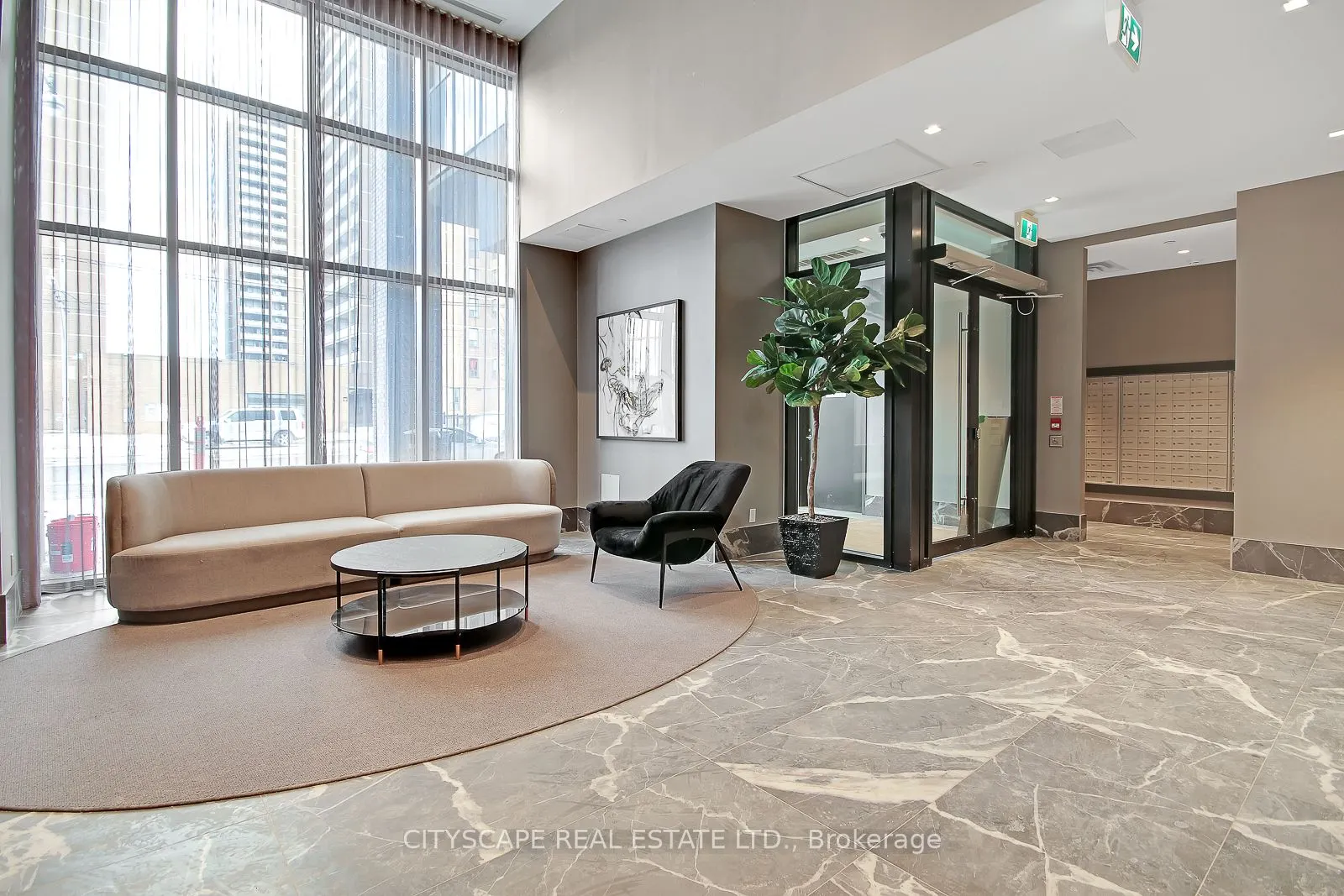 286 Main Street, #1401