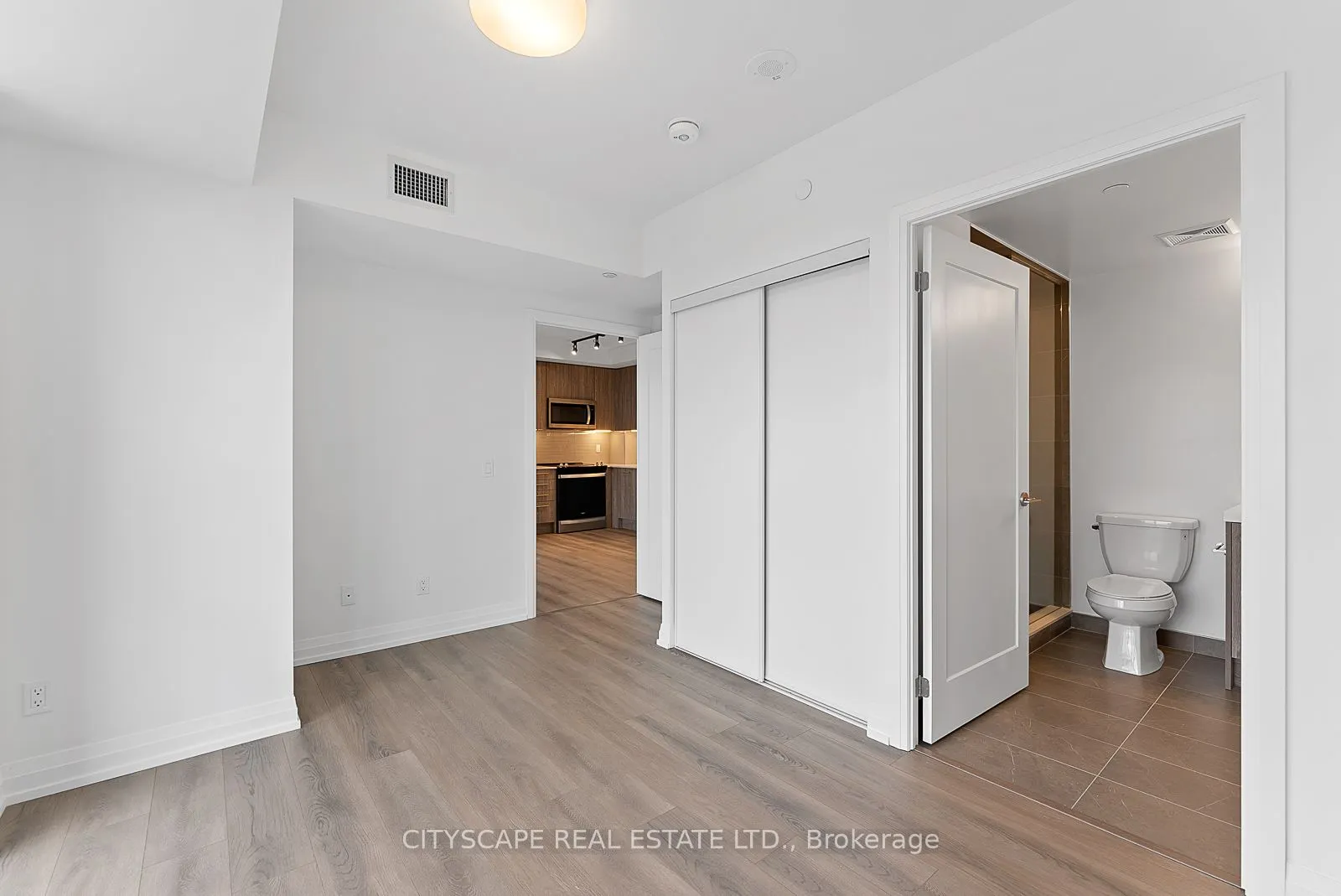 286 Main Street, #1401