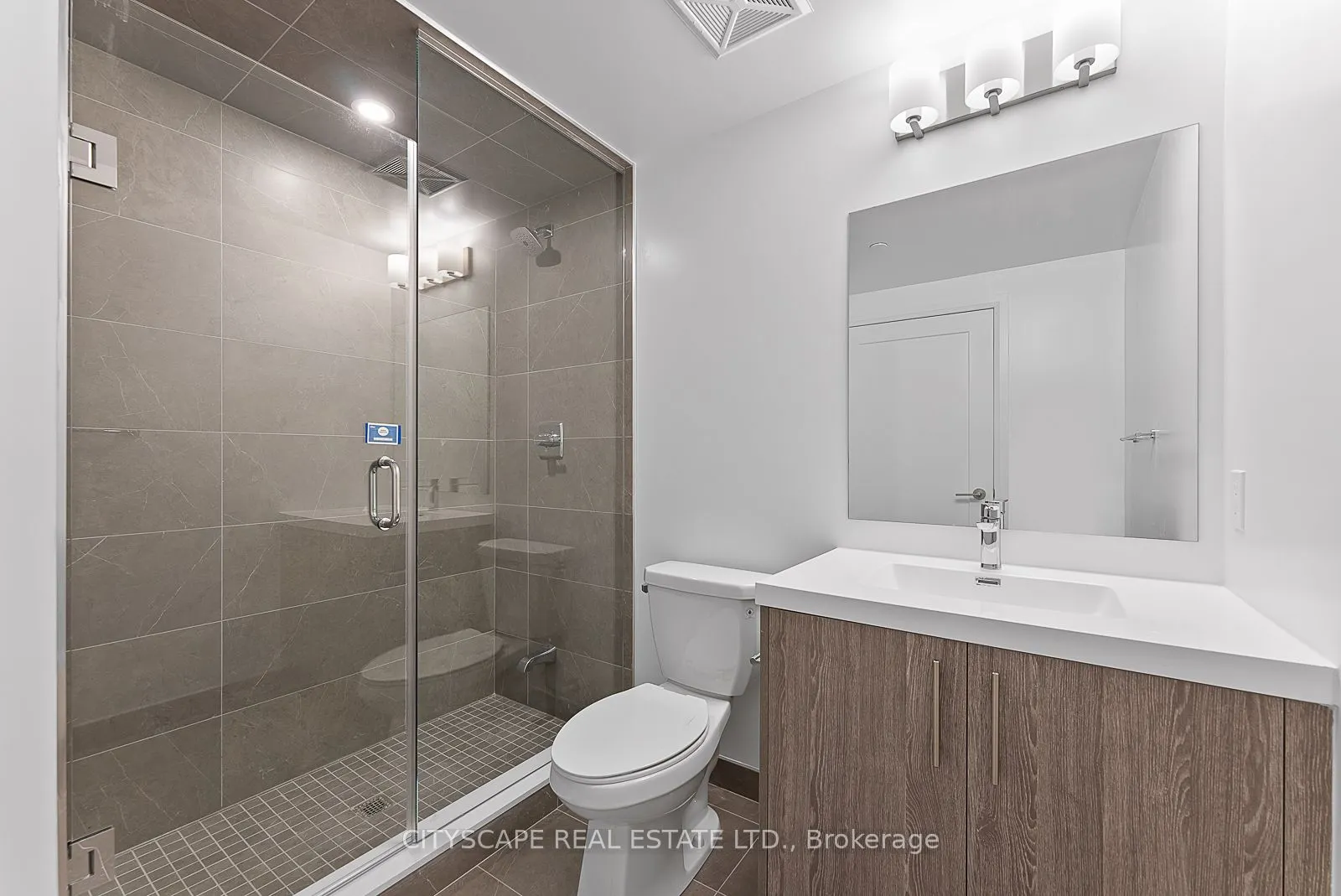 286 Main Street, #1401