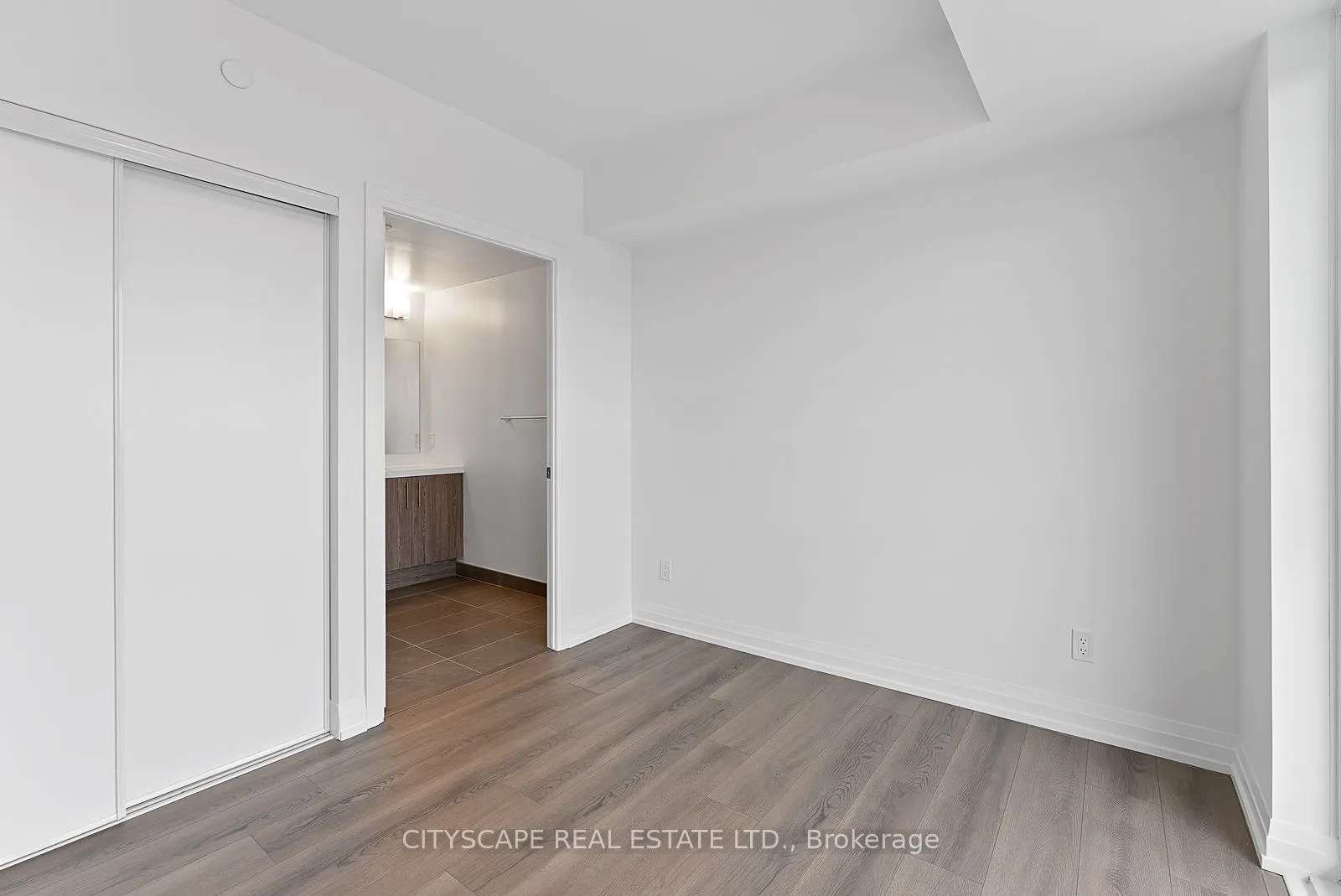 286 Main Street, #1401