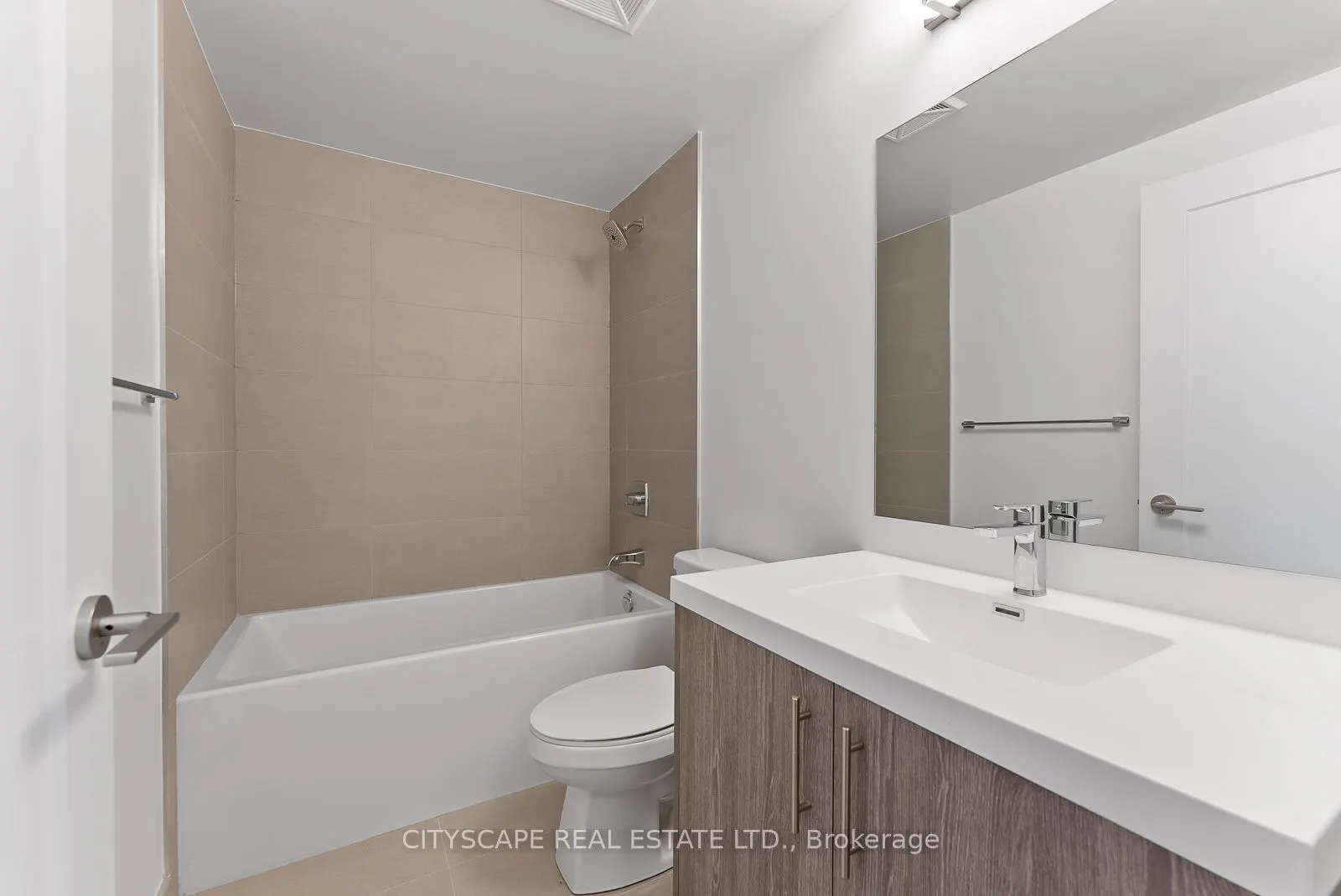 286 Main Street, #1401