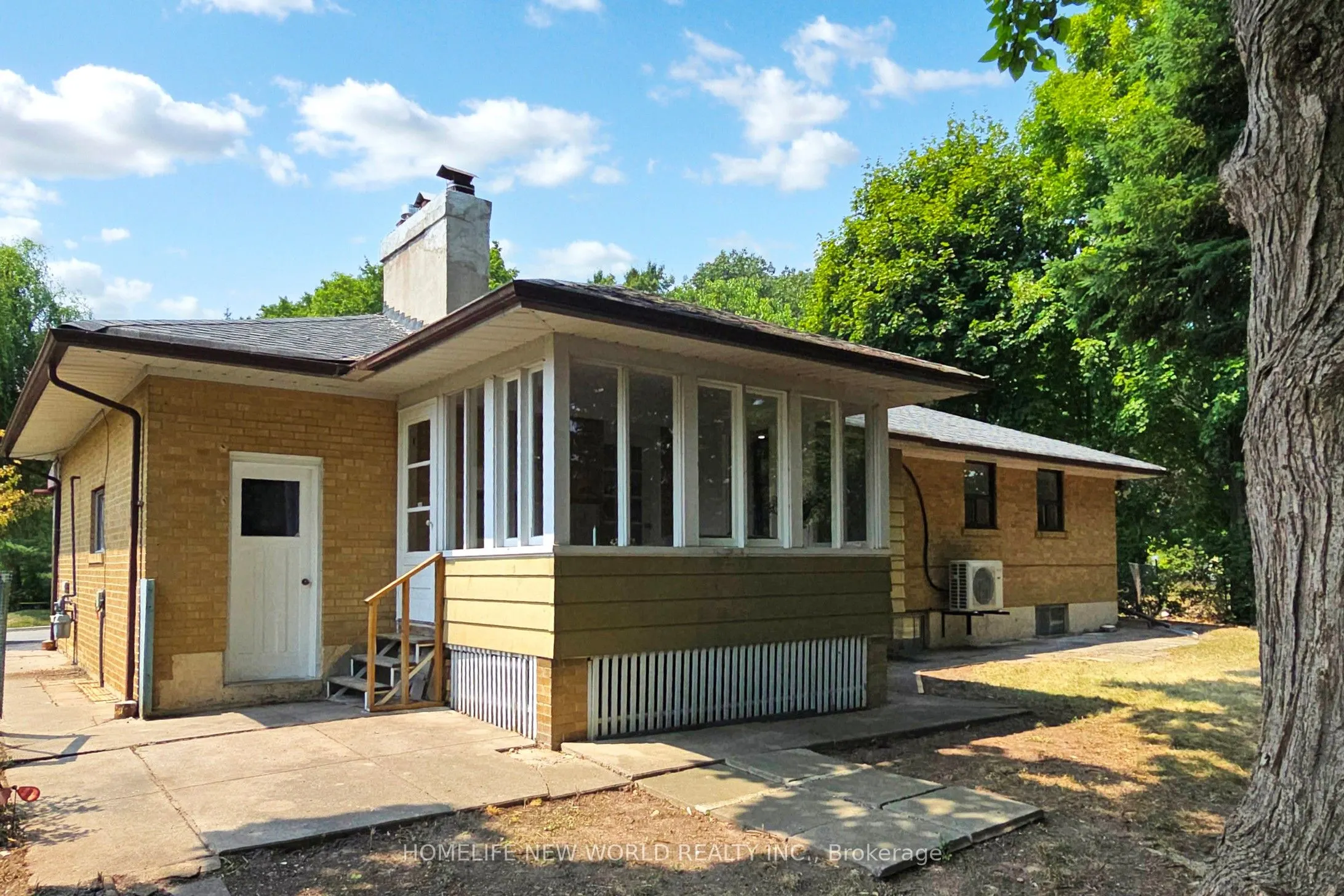 65 Donalda Crescent