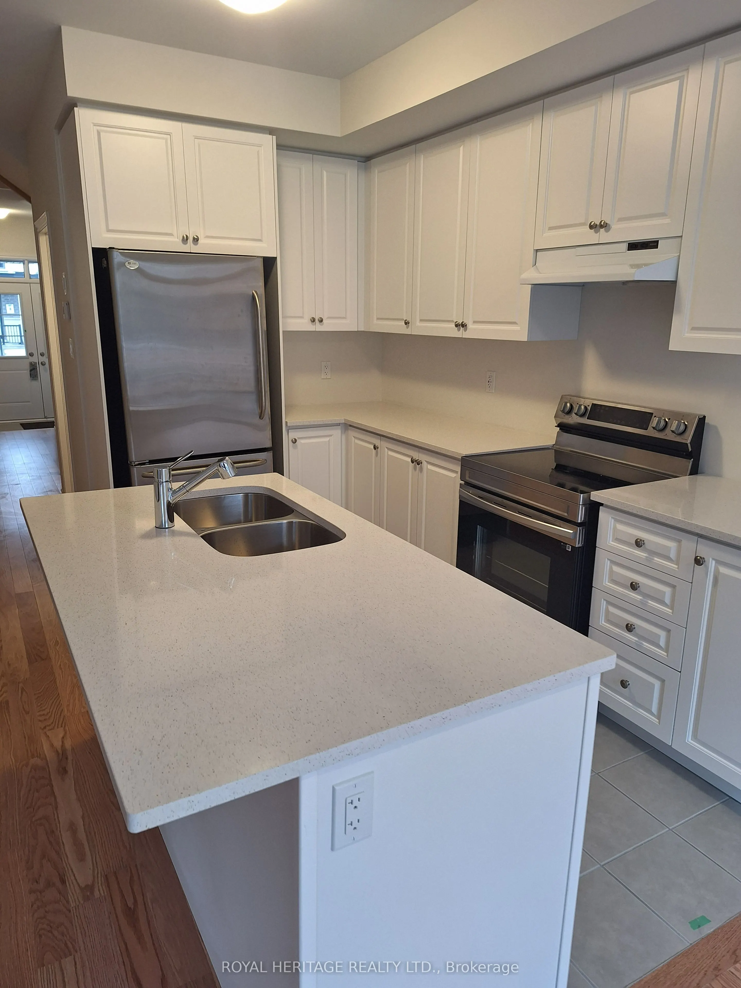 9 Waterfront Crescent