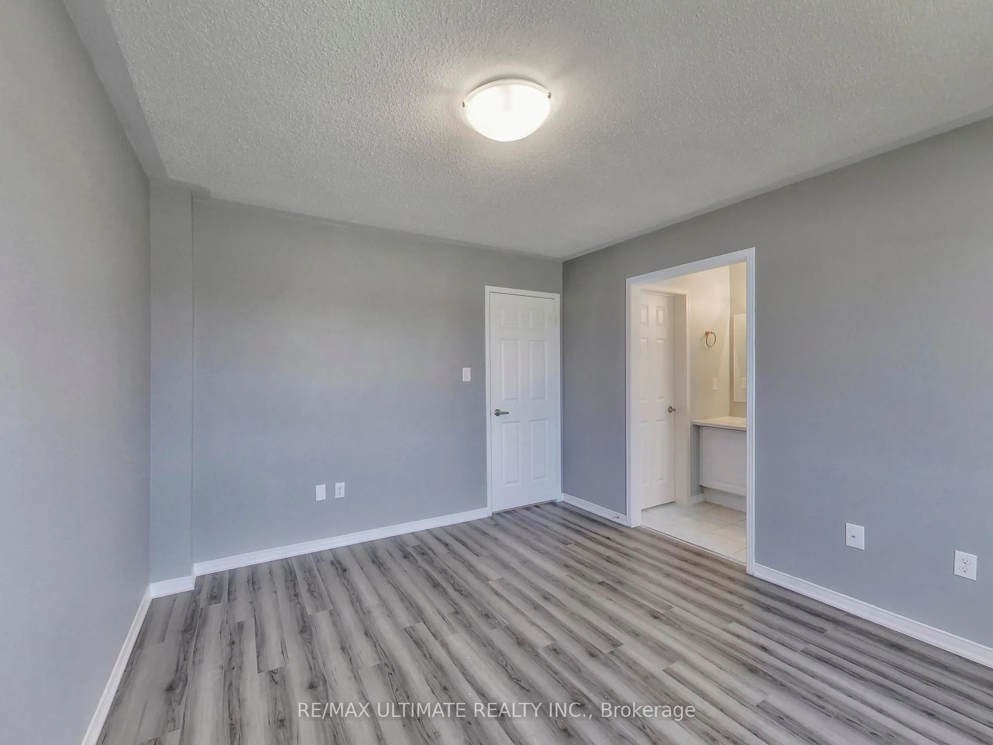 487 Rossland Road E