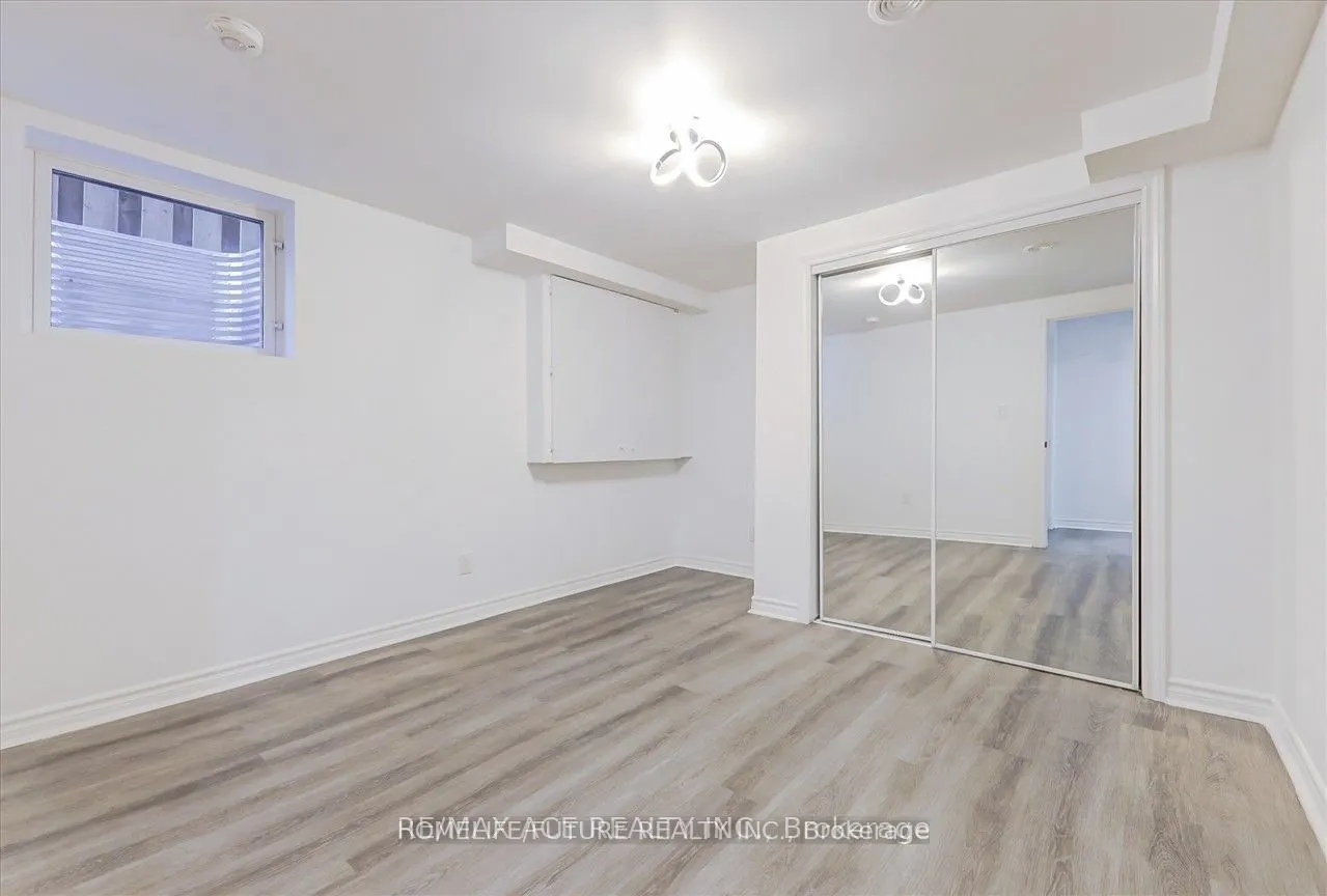 1579 Heathside Crescent, #Bsmt