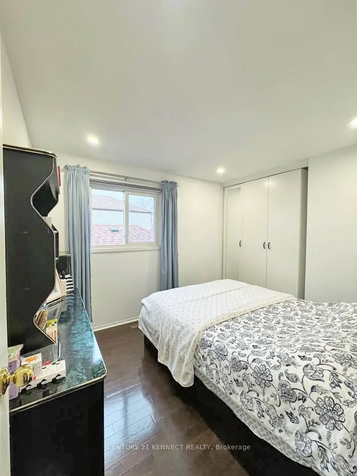 68 Greenleaf Terrace