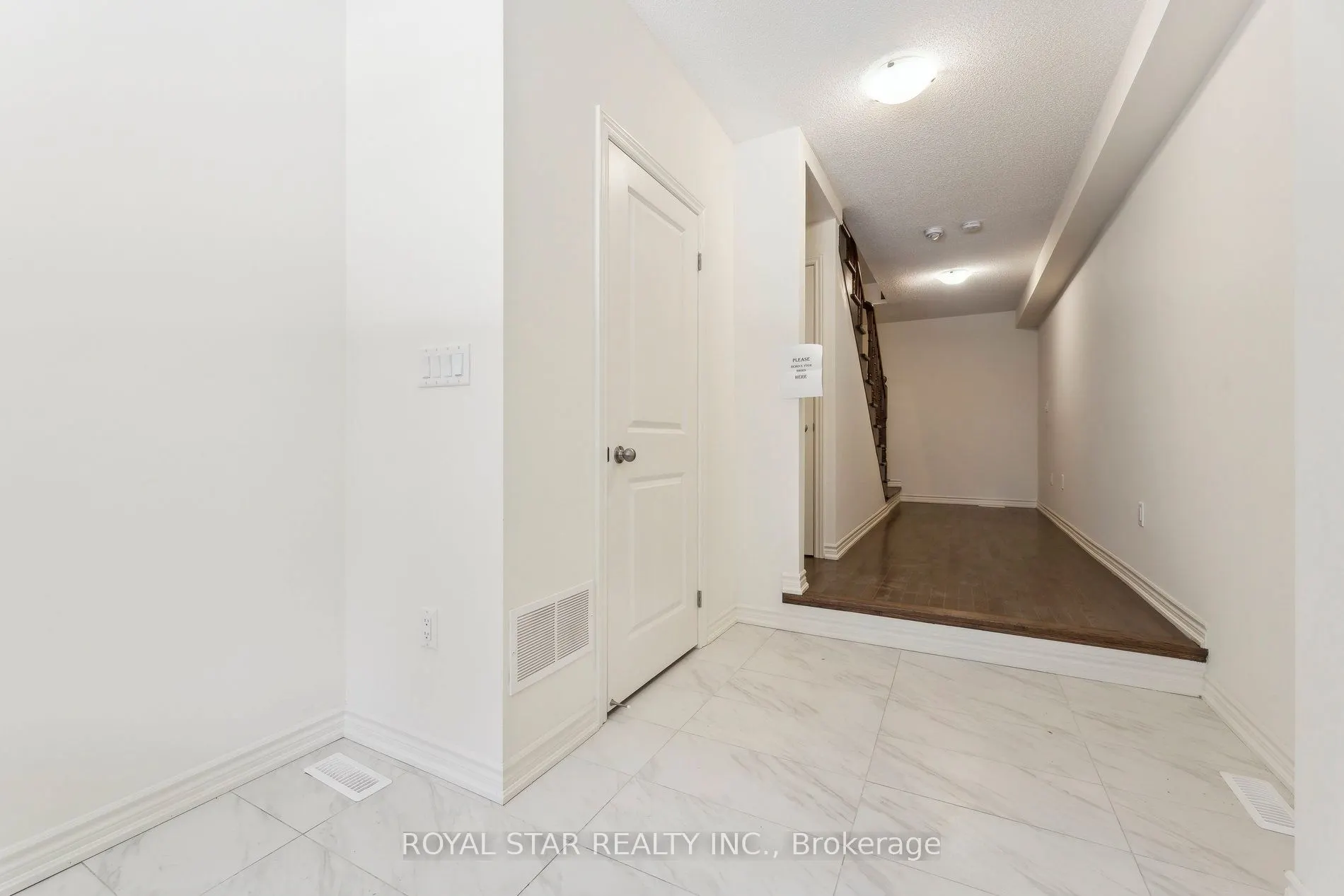 8 Coppini Lane